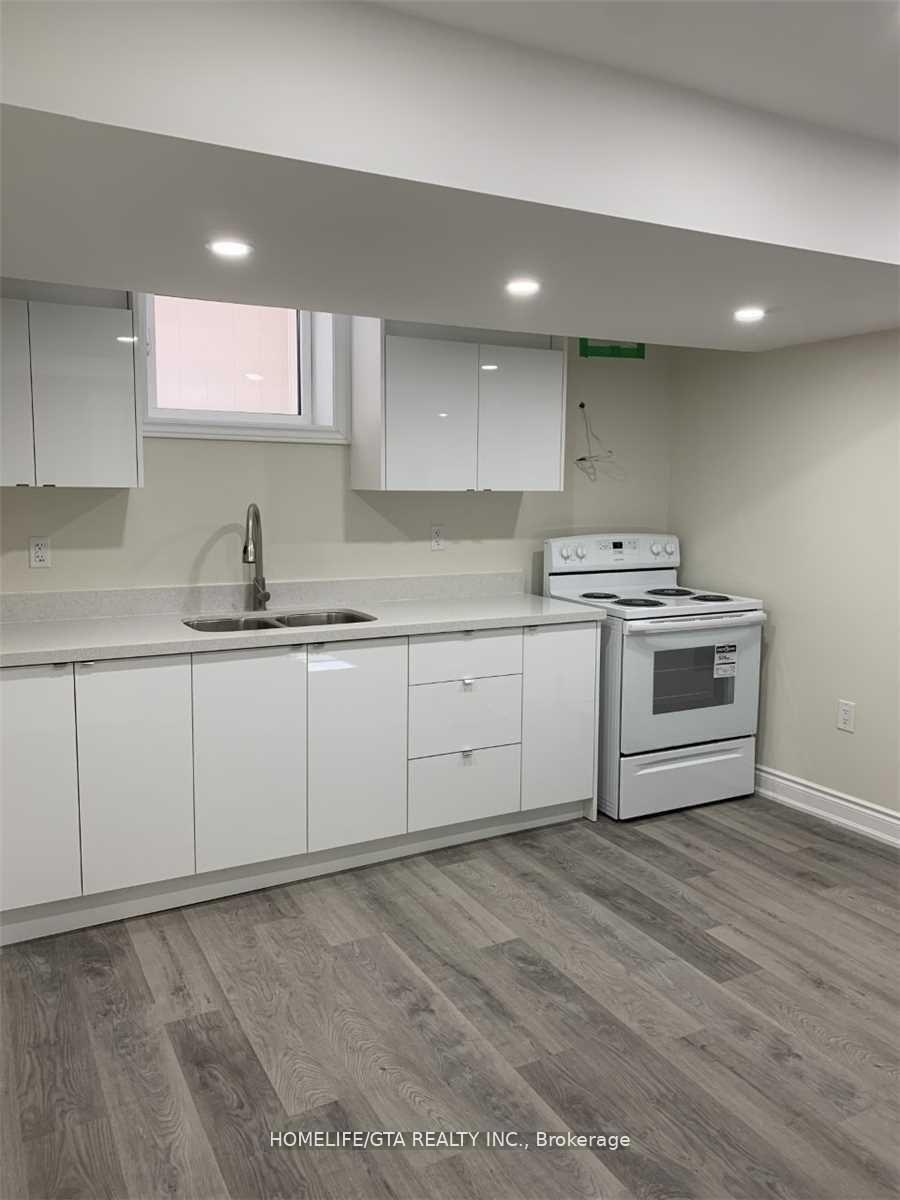 Photo 4 of Unit Basement, 95 Ivy Glen Drive, Vaughan, Patterson — HOMEH