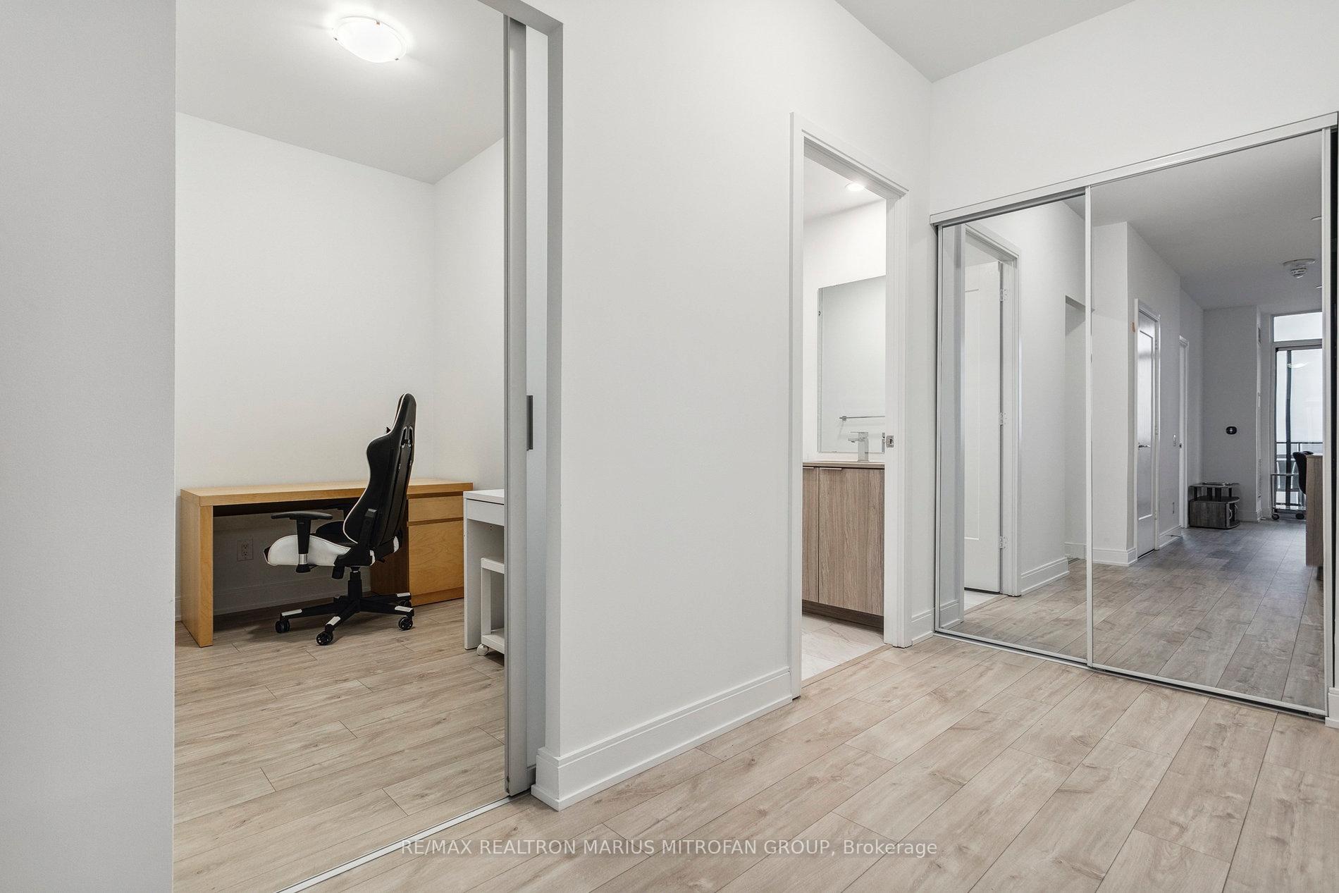 Photo 4 of Unit 2105, 70 Annie Craig Drive, Etobicoke, Mimico — HOMEH