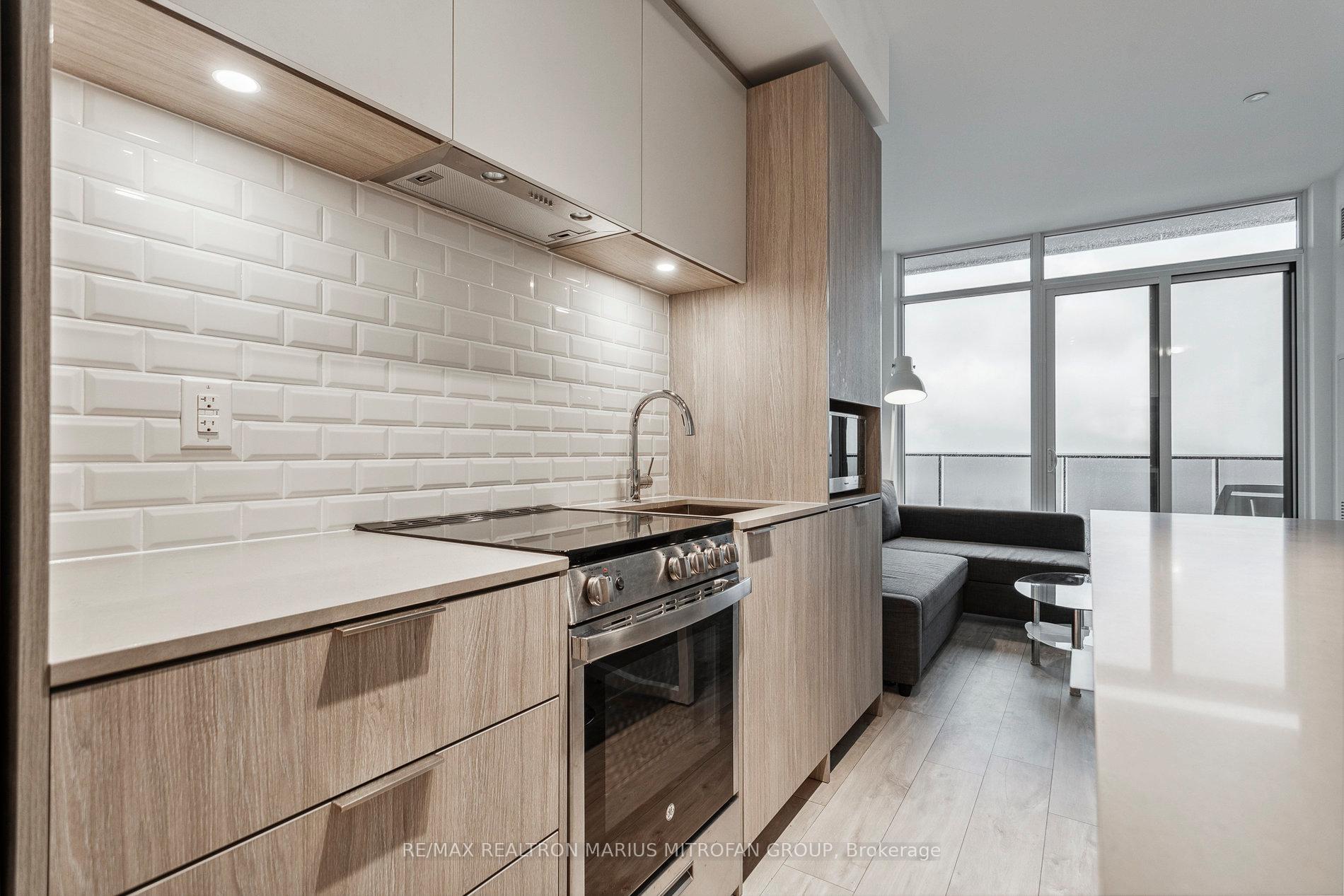 Photo 13 of Unit 2105, 70 Annie Craig Drive, Etobicoke, Mimico — HOMEH