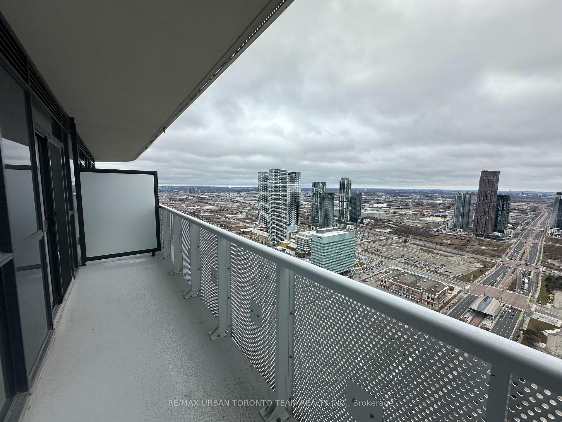 Photo 1 of Unit 5107, 8 Interchange Way, Vaughan, Vaughan Corporate Centre — HOMEH