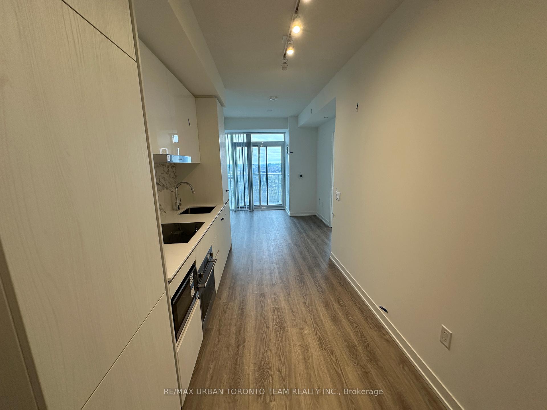 Photo 16 of Unit 5107, 8 Interchange Way, Vaughan, Vaughan Corporate Centre — HOMEH