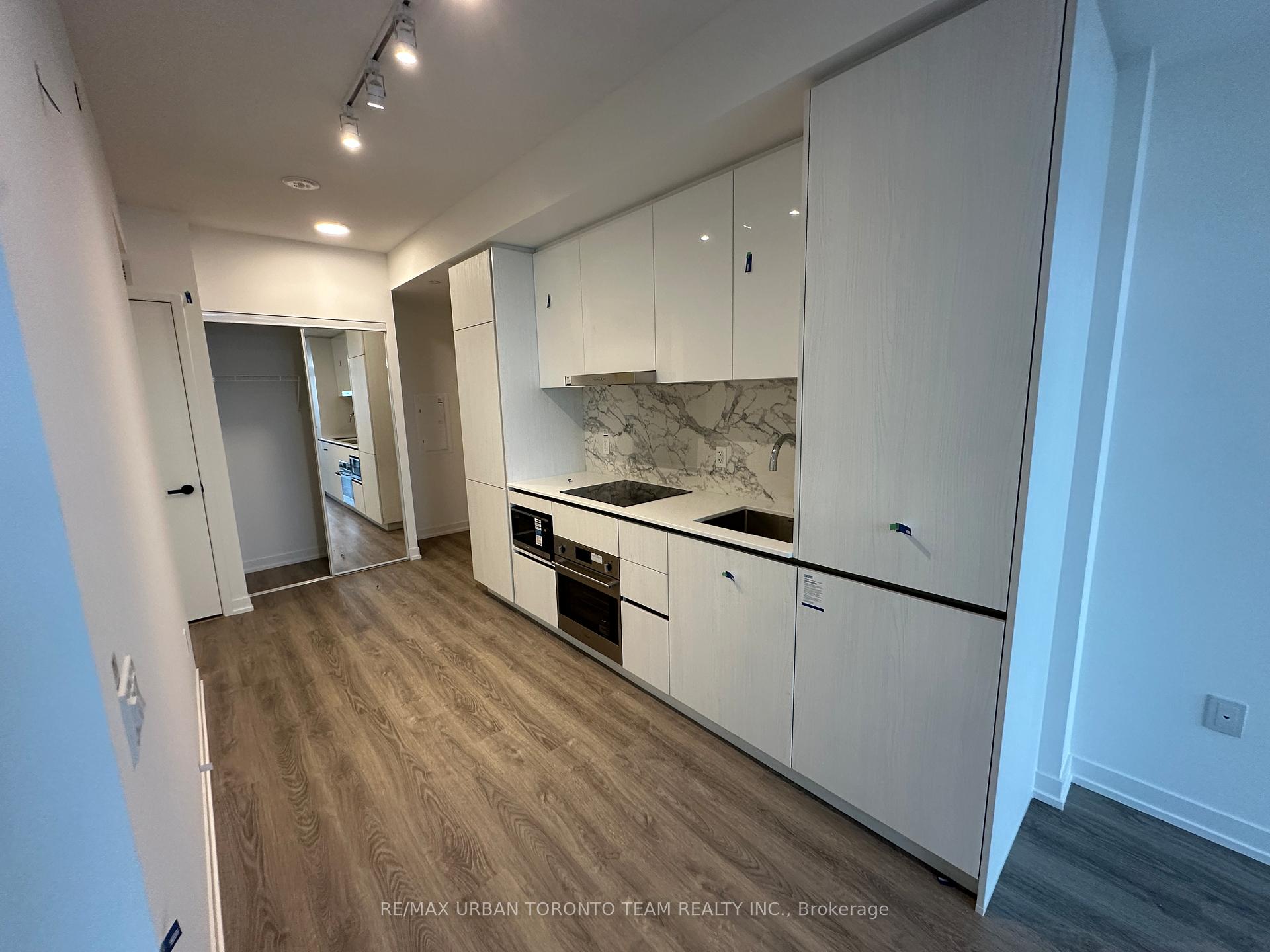 Photo 3 of Unit 5107, 8 Interchange Way, Vaughan, Vaughan Corporate Centre — HOMEH