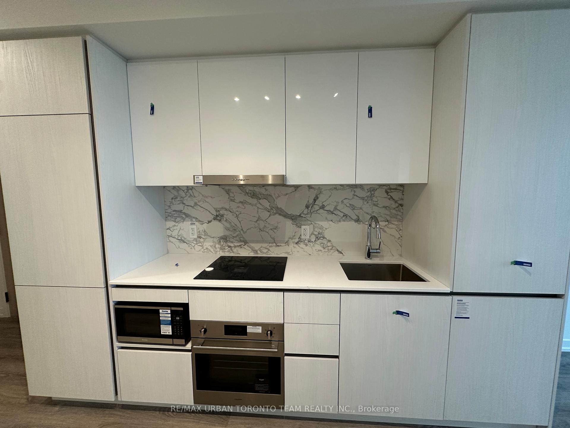 Photo 15 of Unit 5107, 8 Interchange Way, Vaughan, Vaughan Corporate Centre — HOMEH