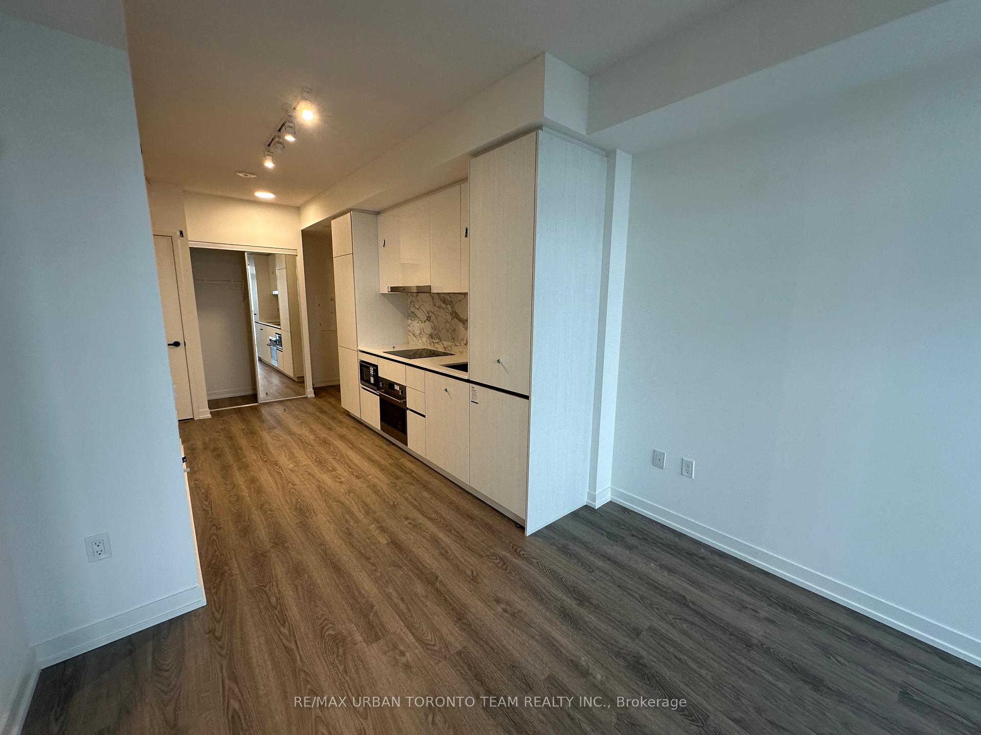 Photo 14 of Unit 5107, 8 Interchange Way, Vaughan, Vaughan Corporate Centre — HOMEH