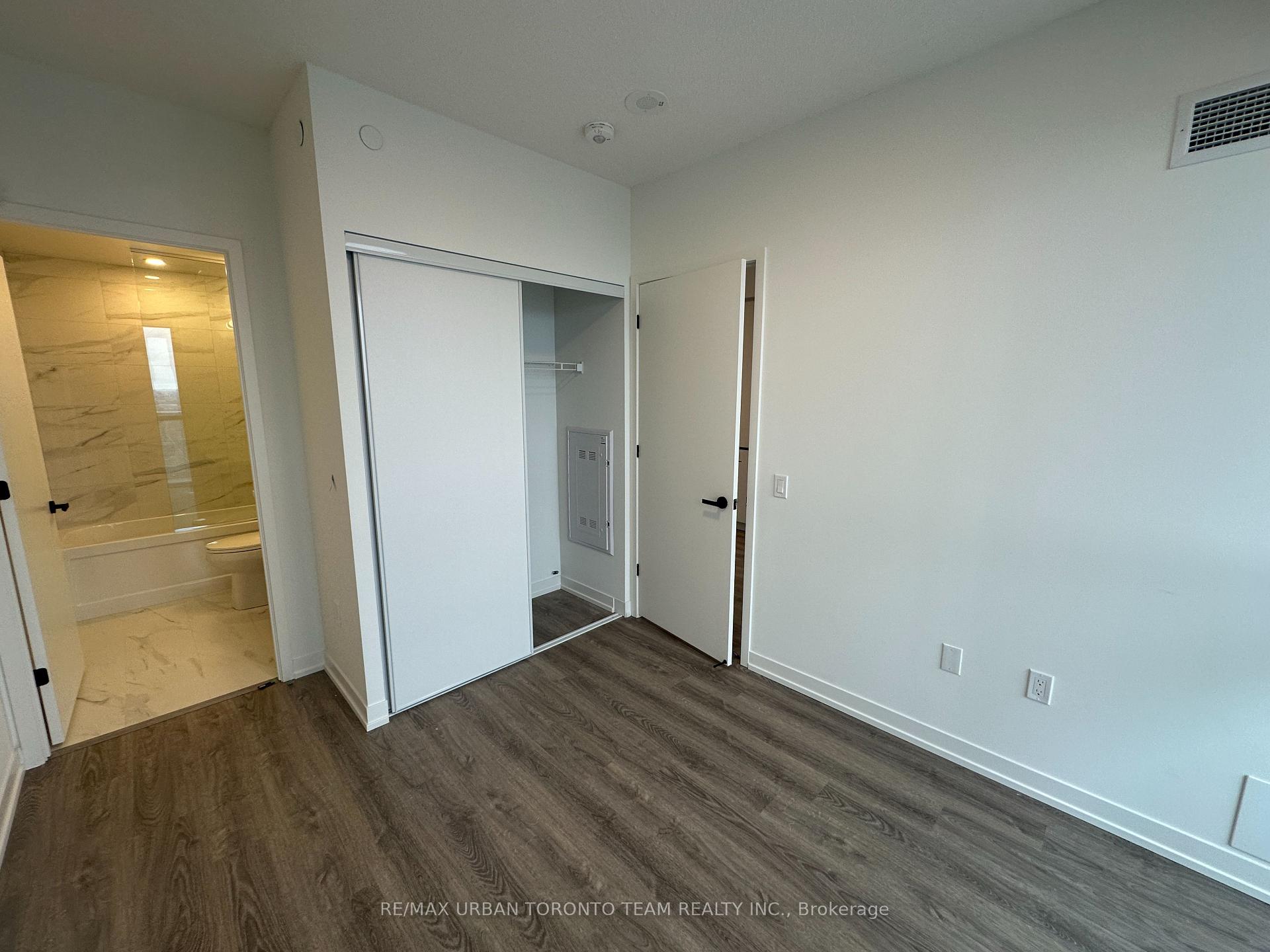Photo 12 of Unit 5107, 8 Interchange Way, Vaughan, Vaughan Corporate Centre — HOMEH
