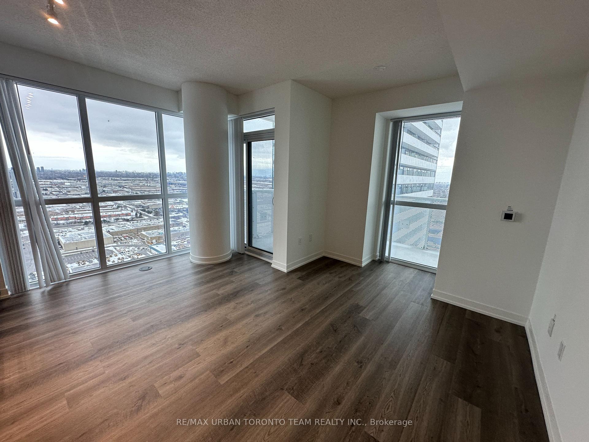 Photo 7 of Unit 3809, 8 Interchange Way, Vaughan, Vaughan Corporate Centre — HOMEH