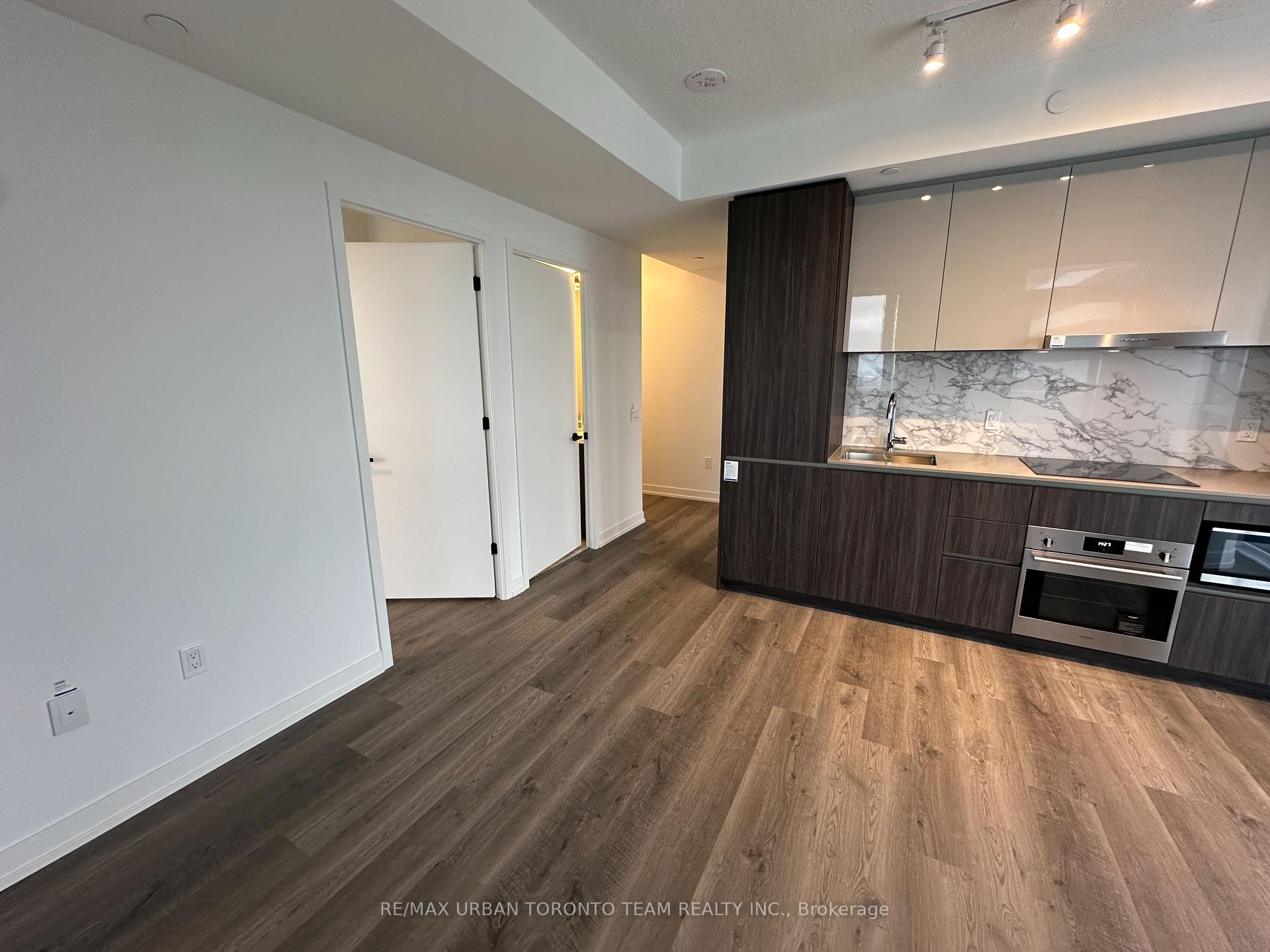 Photo 5 of Unit 3809, 8 Interchange Way, Vaughan, Vaughan Corporate Centre — HOMEH