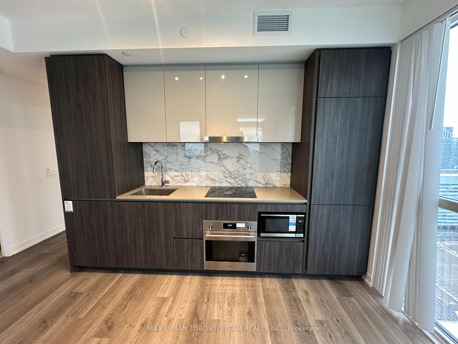 Photo 11 of Unit 3809, 8 Interchange Way, Vaughan, Vaughan Corporate Centre — HOMEH