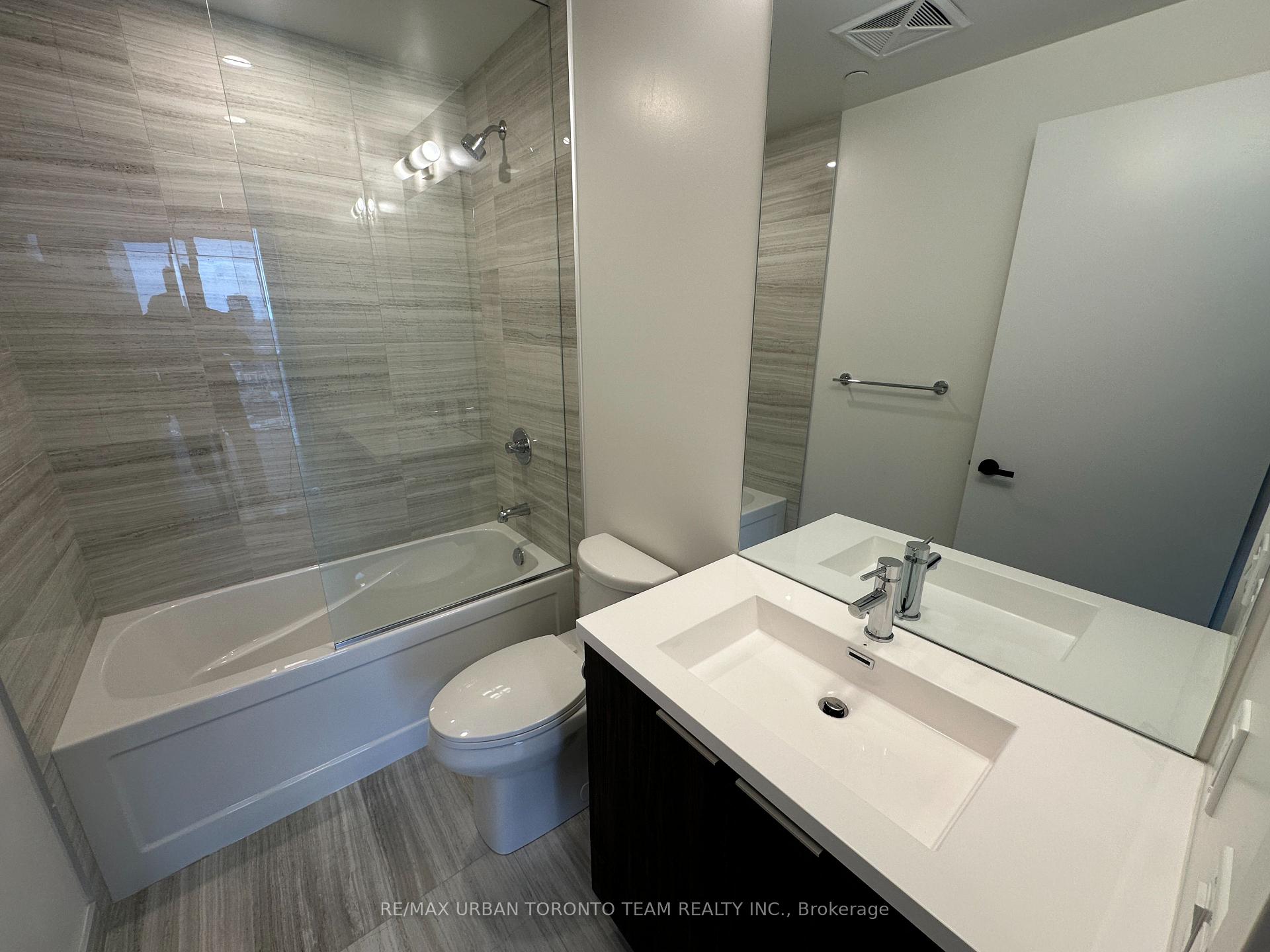 Photo 13 of Unit 3809, 8 Interchange Way, Vaughan, Vaughan Corporate Centre — HOMEH