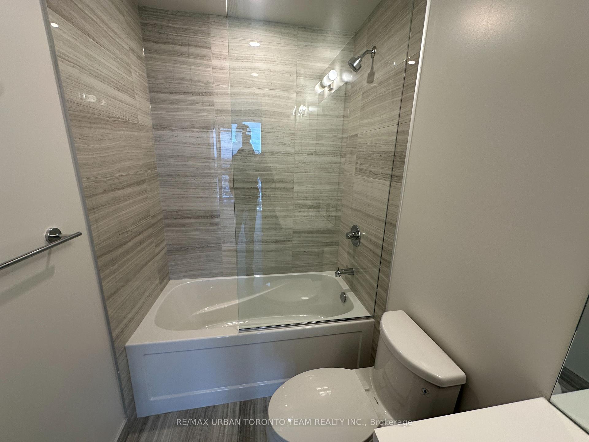 Photo 14 of Unit 3809, 8 Interchange Way, Vaughan, Vaughan Corporate Centre — HOMEH