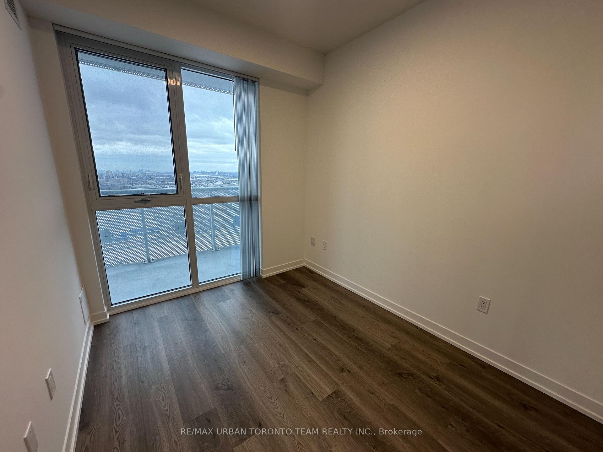 Photo 16 of Unit 3809, 8 Interchange Way, Vaughan, Vaughan Corporate Centre — HOMEH