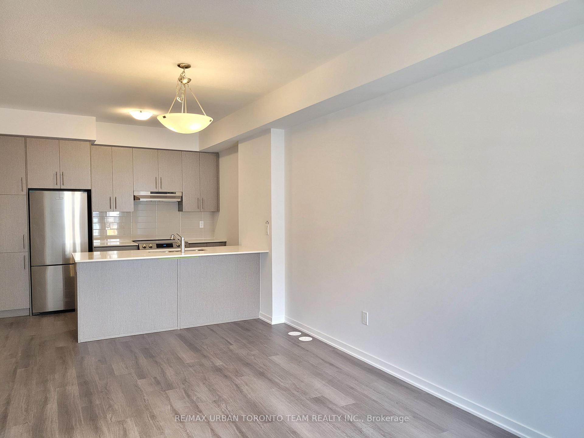 Photo 3 of Unit 28, 15 William Jackson Way, Etobicoke, New Toronto — HOMEH