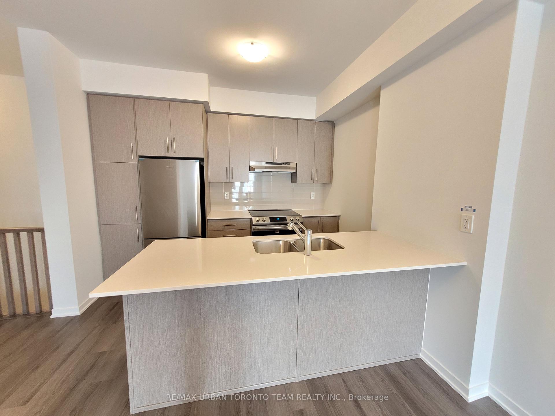Photo 5 of Unit 28, 15 William Jackson Way, Etobicoke, New Toronto — HOMEH