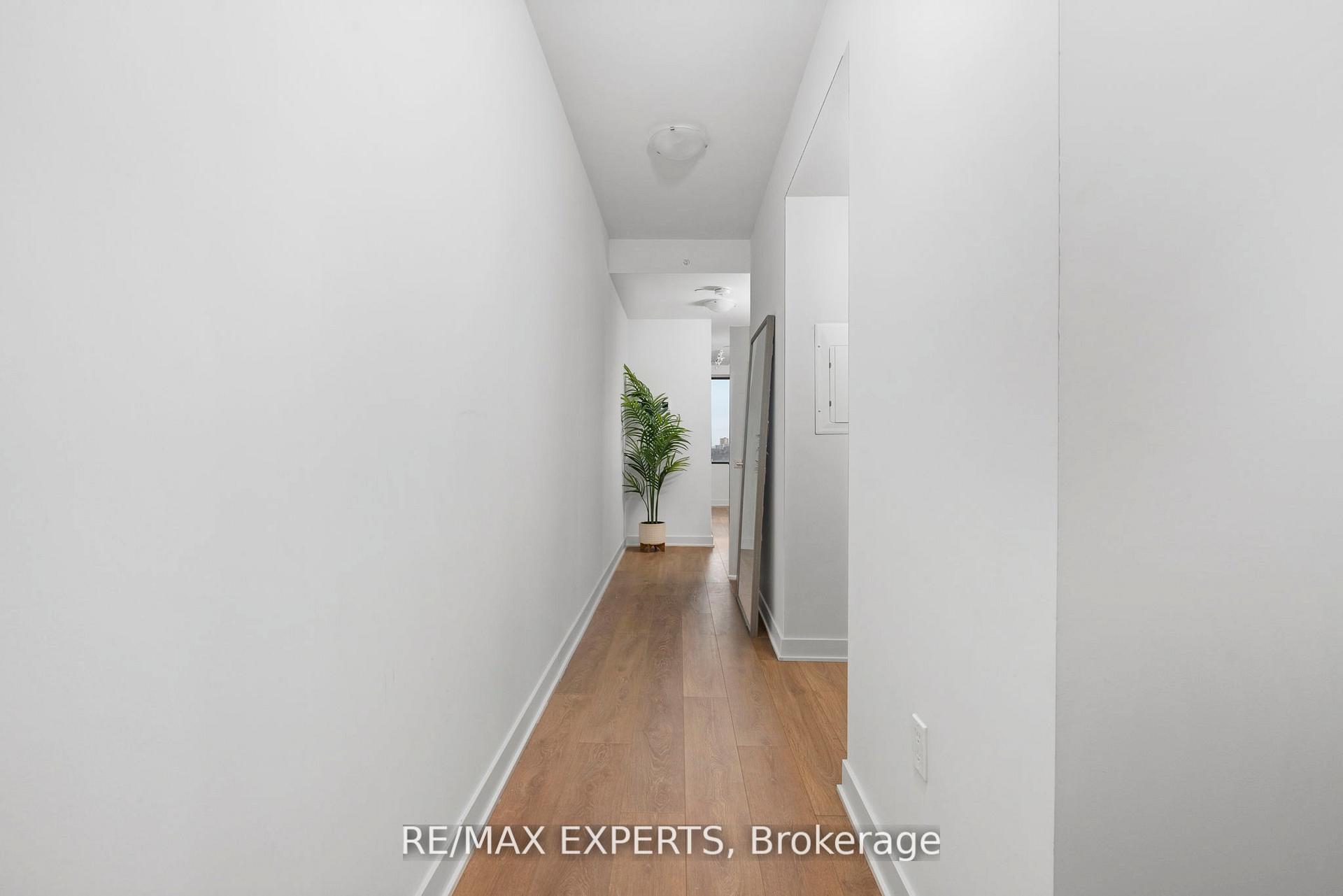 Photo 4 of Unit 1010, 2920 Highway 7 Road W, Vaughan, Concord — HOMEH