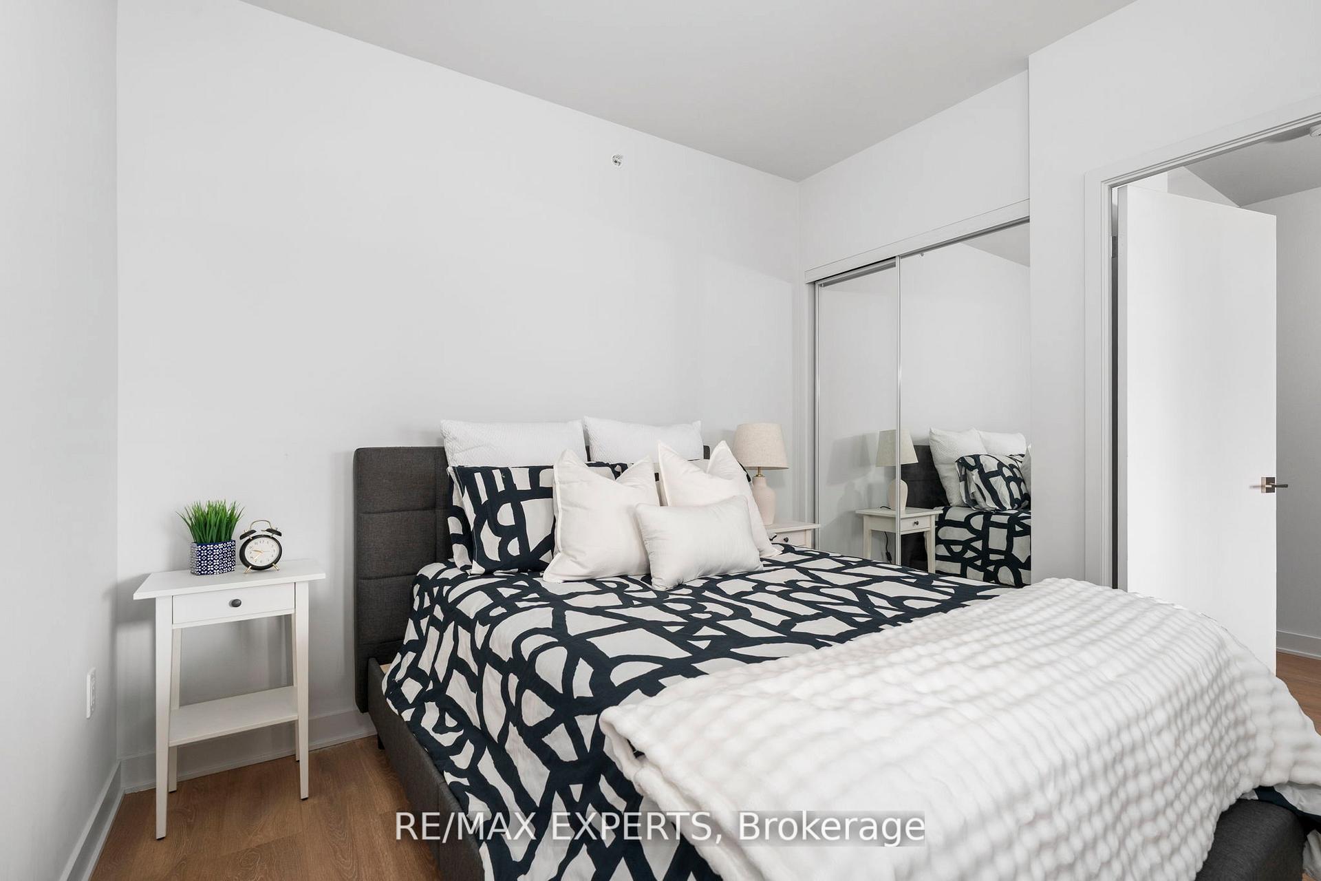 Photo 6 of Unit 1010, 2920 Highway 7 Road W, Vaughan, Concord — HOMEH