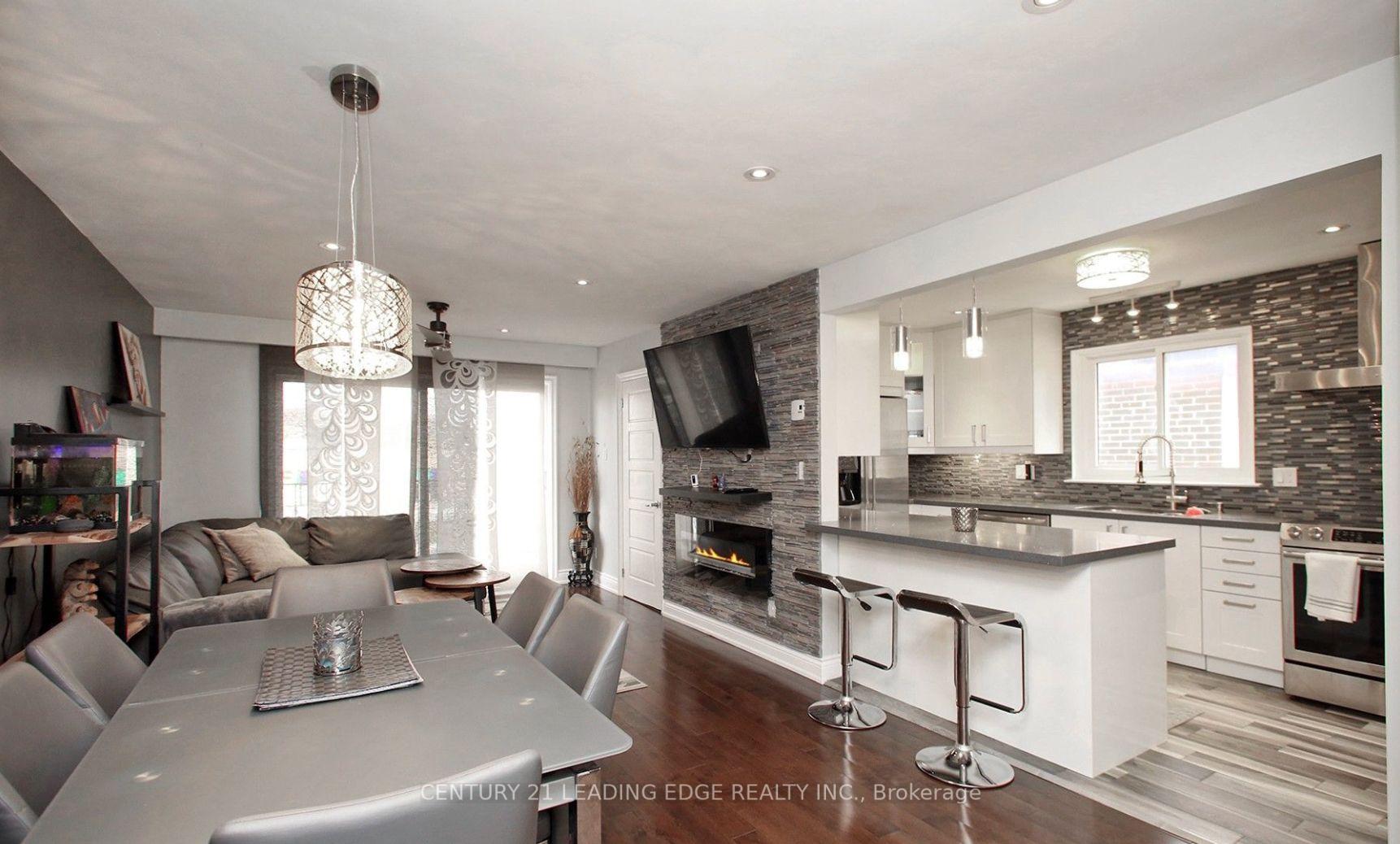 Front of Unit Main Flr, 47 Chapman Avenue