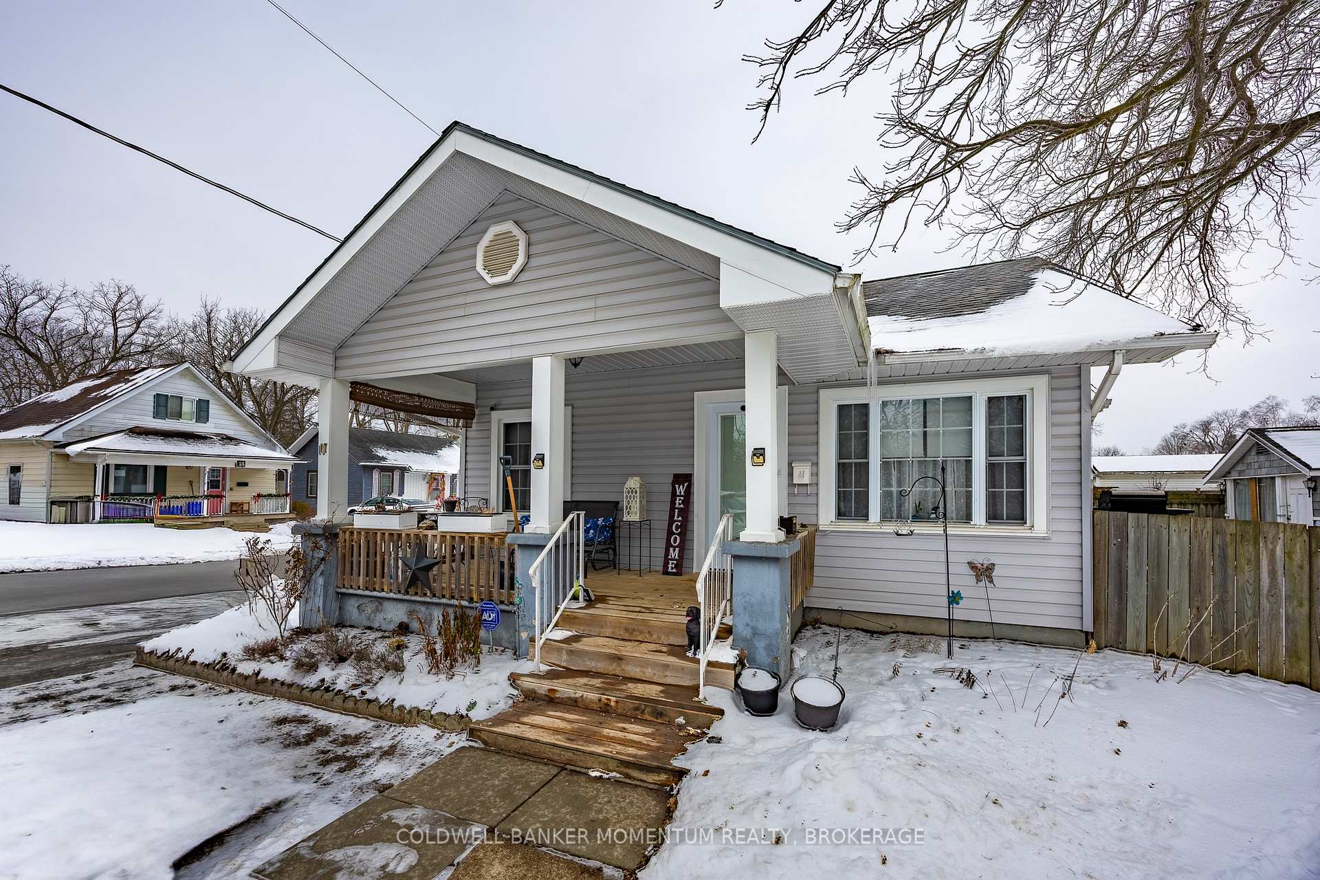 Photo 1 of 17 James Street, Norfolk, Simcoe — HOMEH