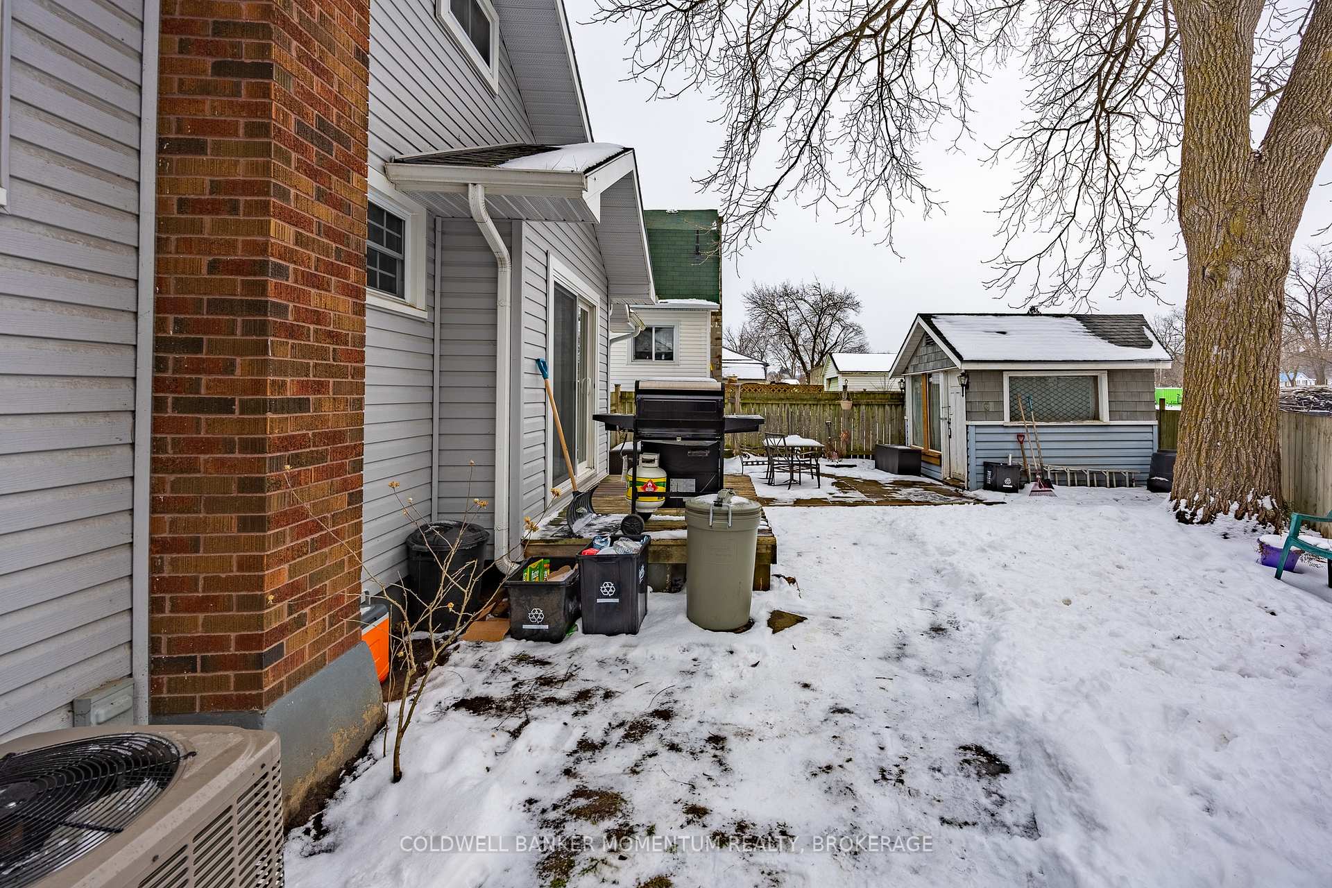 Photo 2 of 17 James Street, Norfolk, Simcoe — HOMEH