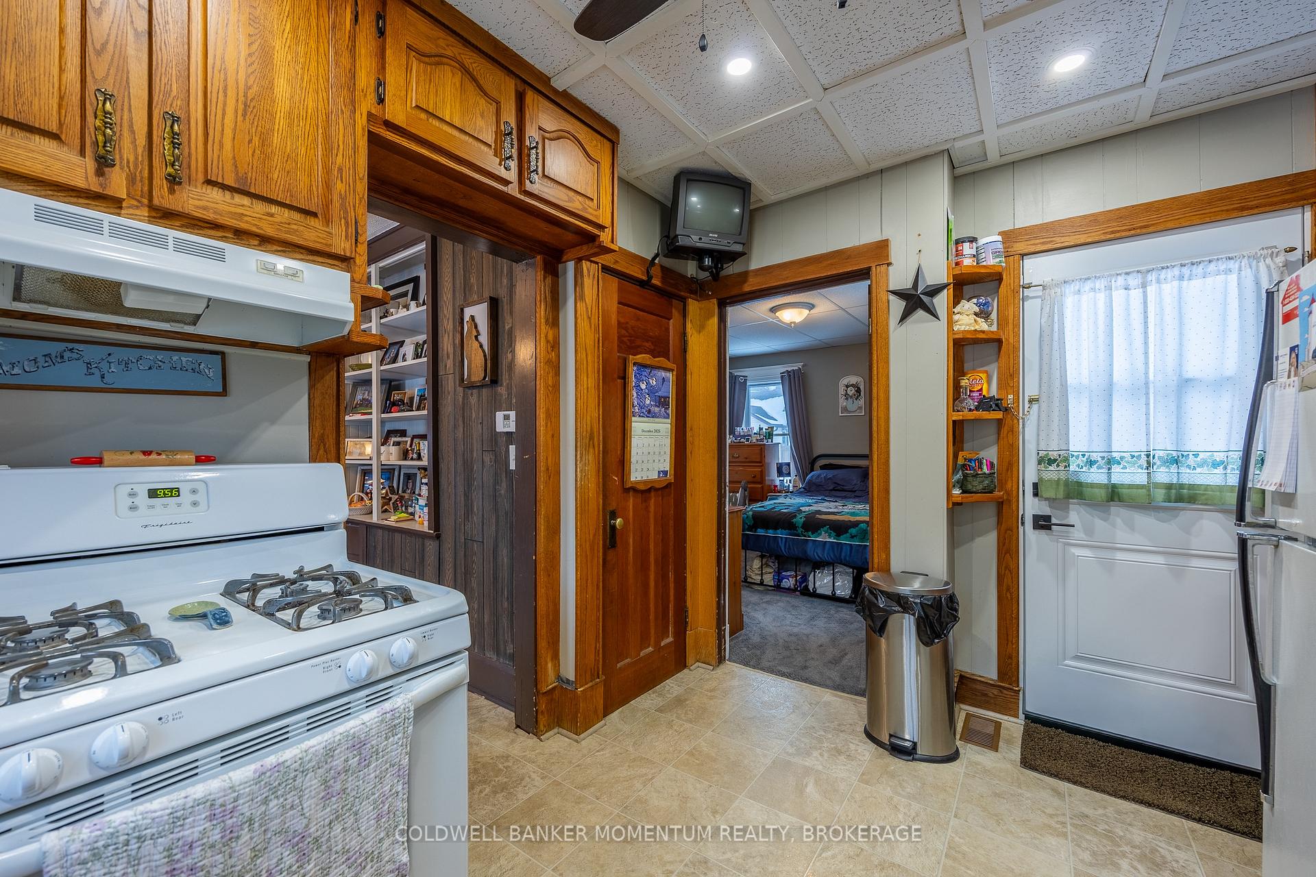Photo 18 of 17 James Street, Norfolk, Simcoe — HOMEH