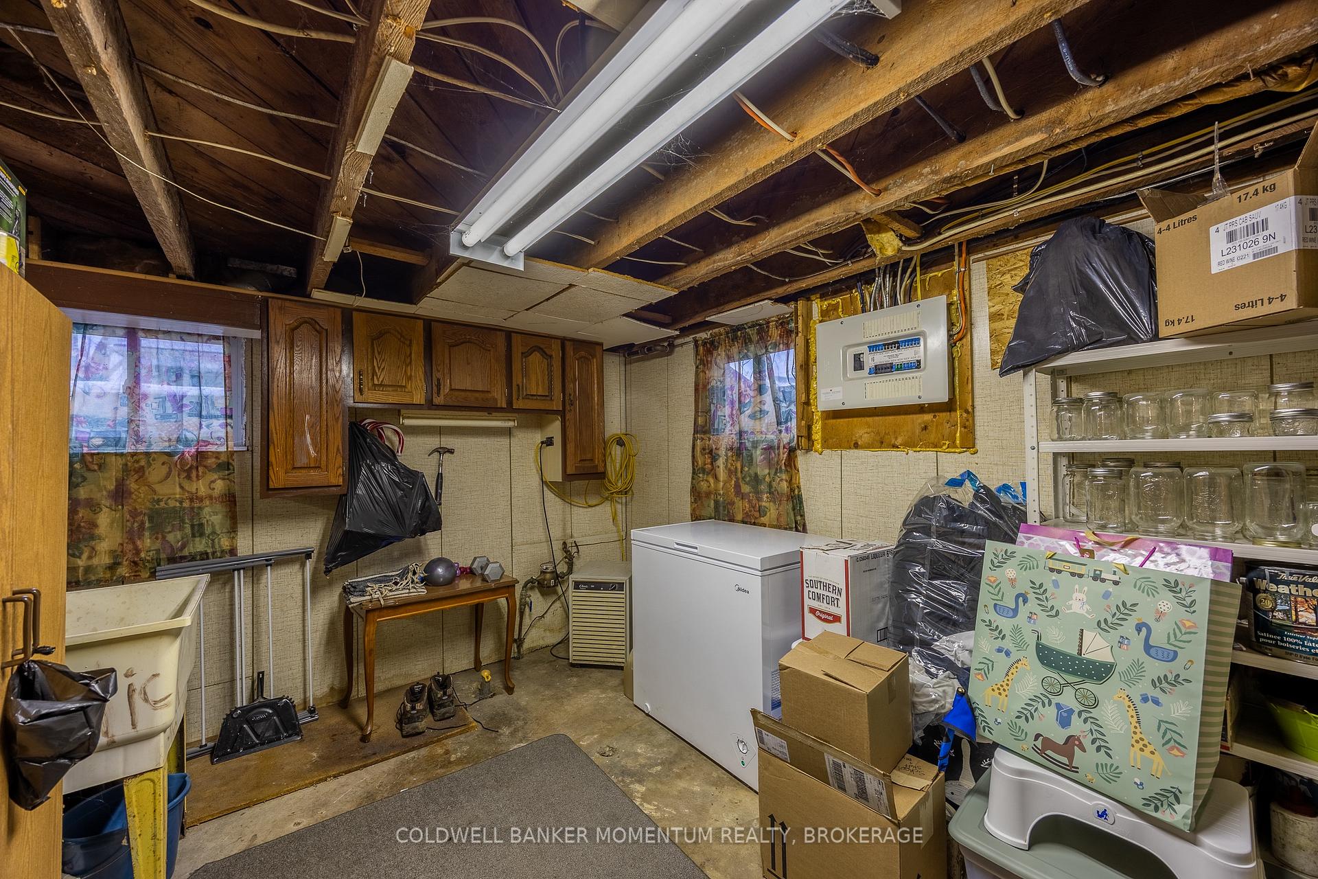 Photo 23 of 17 James Street, Norfolk, Simcoe — HOMEH