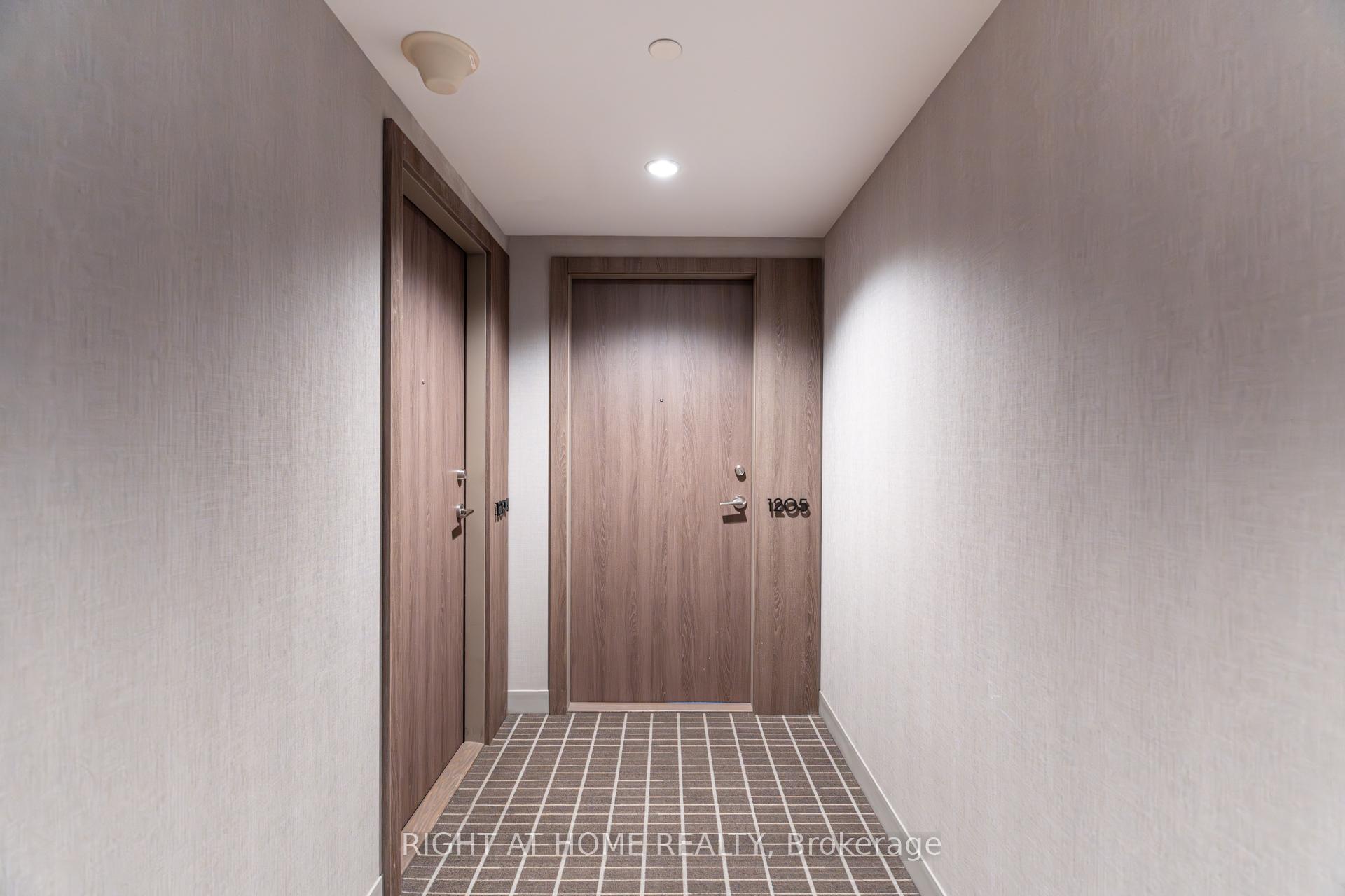 Photo 3 of Unit 1205W, 27 Bathurst Street, Toronto, Waterfront Communities — HOMEH