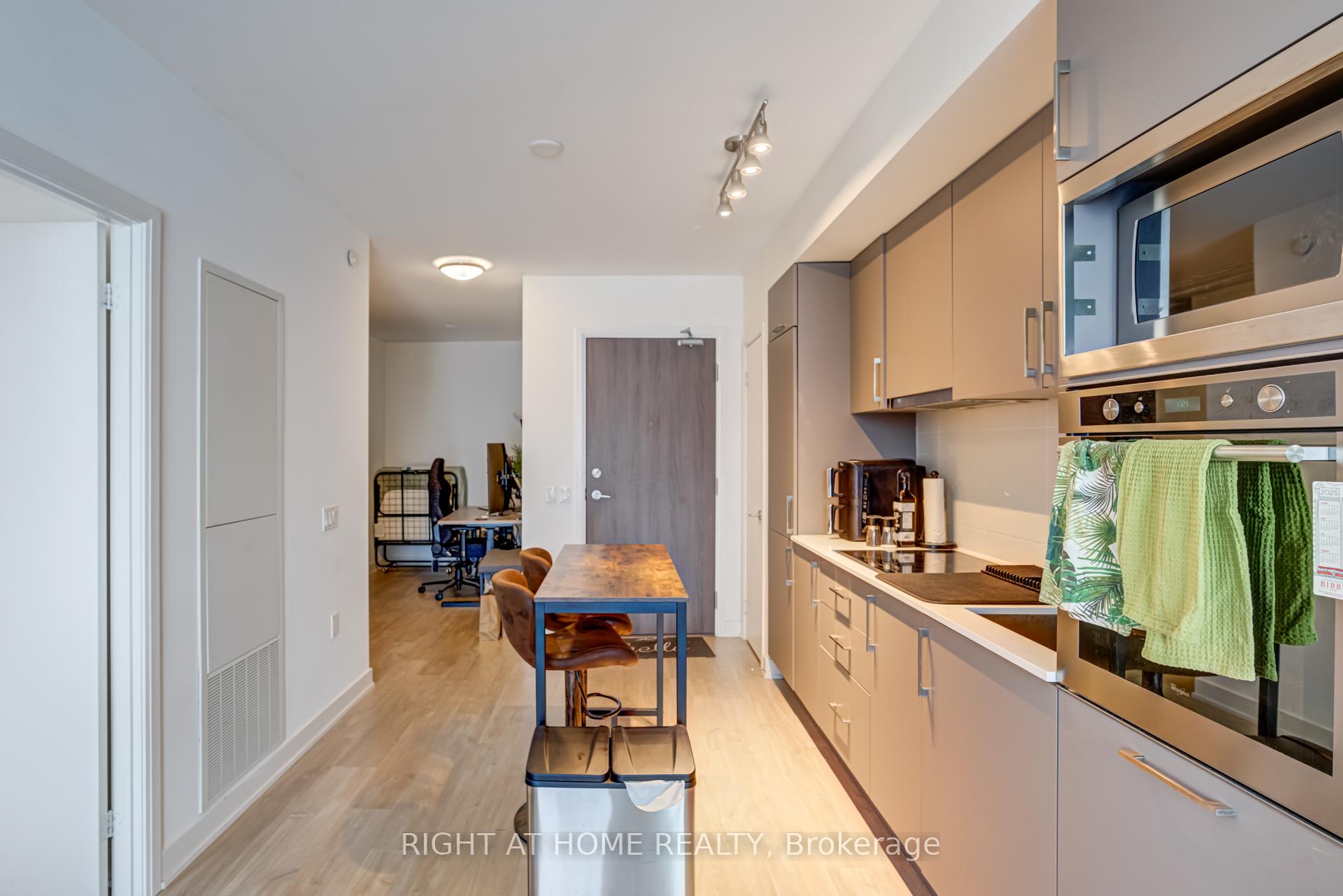 Photo 2 of Unit 1205W, 27 Bathurst Street, Toronto, Waterfront Communities — HOMEH