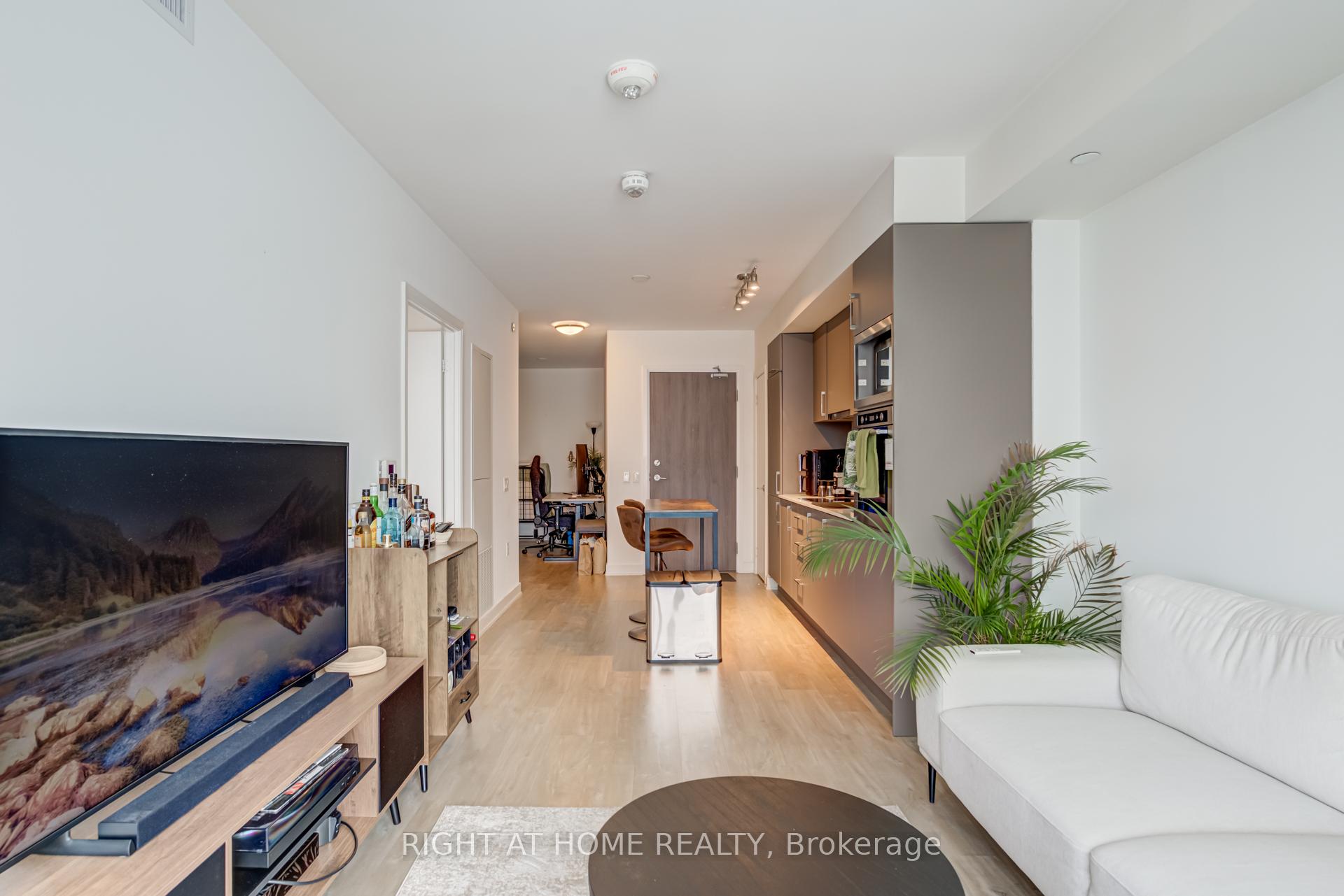 Photo 12 of Unit 1205W, 27 Bathurst Street, Toronto, Waterfront Communities — HOMEH