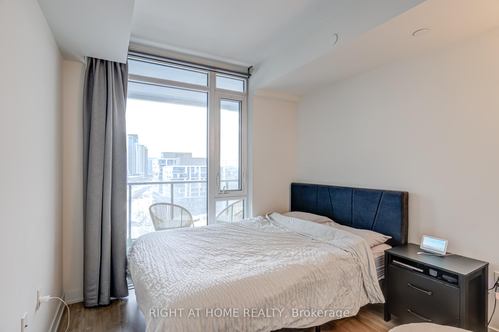 Photo 5 of Unit 1205W, 27 Bathurst Street, Toronto, Waterfront Communities — HOMEH