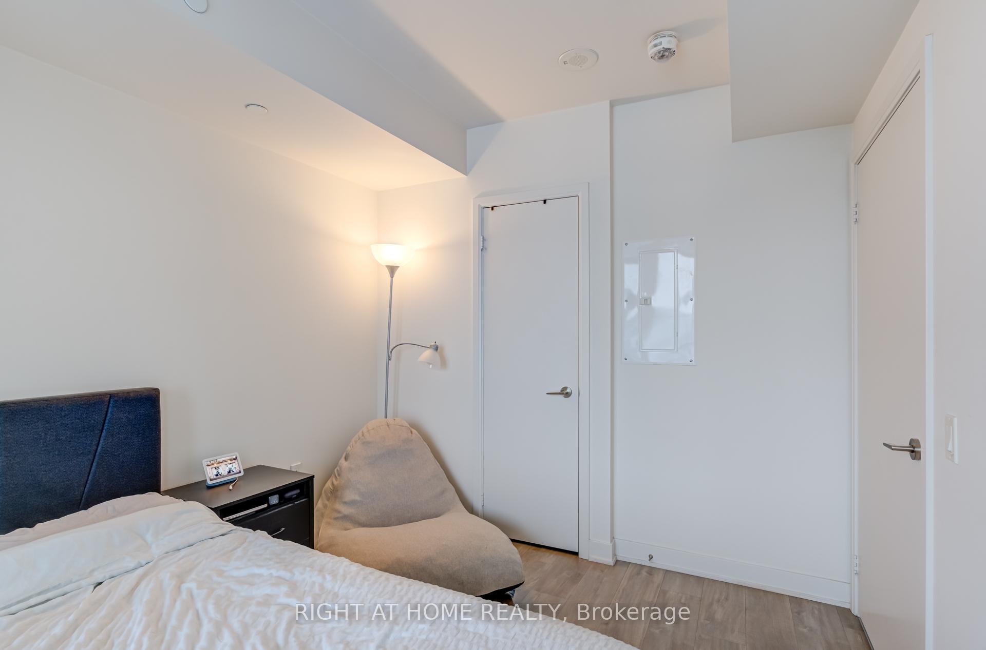 Photo 7 of Unit 1205W, 27 Bathurst Street, Toronto, Waterfront Communities — HOMEH