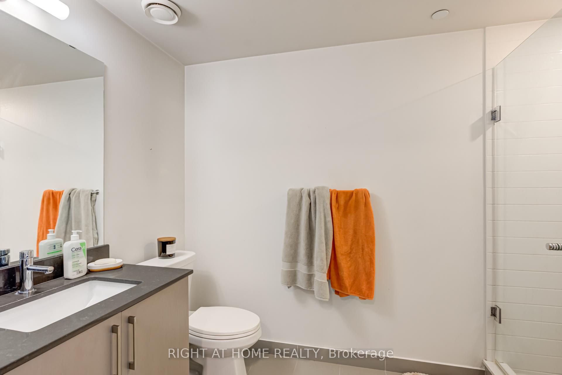 Photo 8 of Unit 1205W, 27 Bathurst Street, Toronto, Waterfront Communities — HOMEH