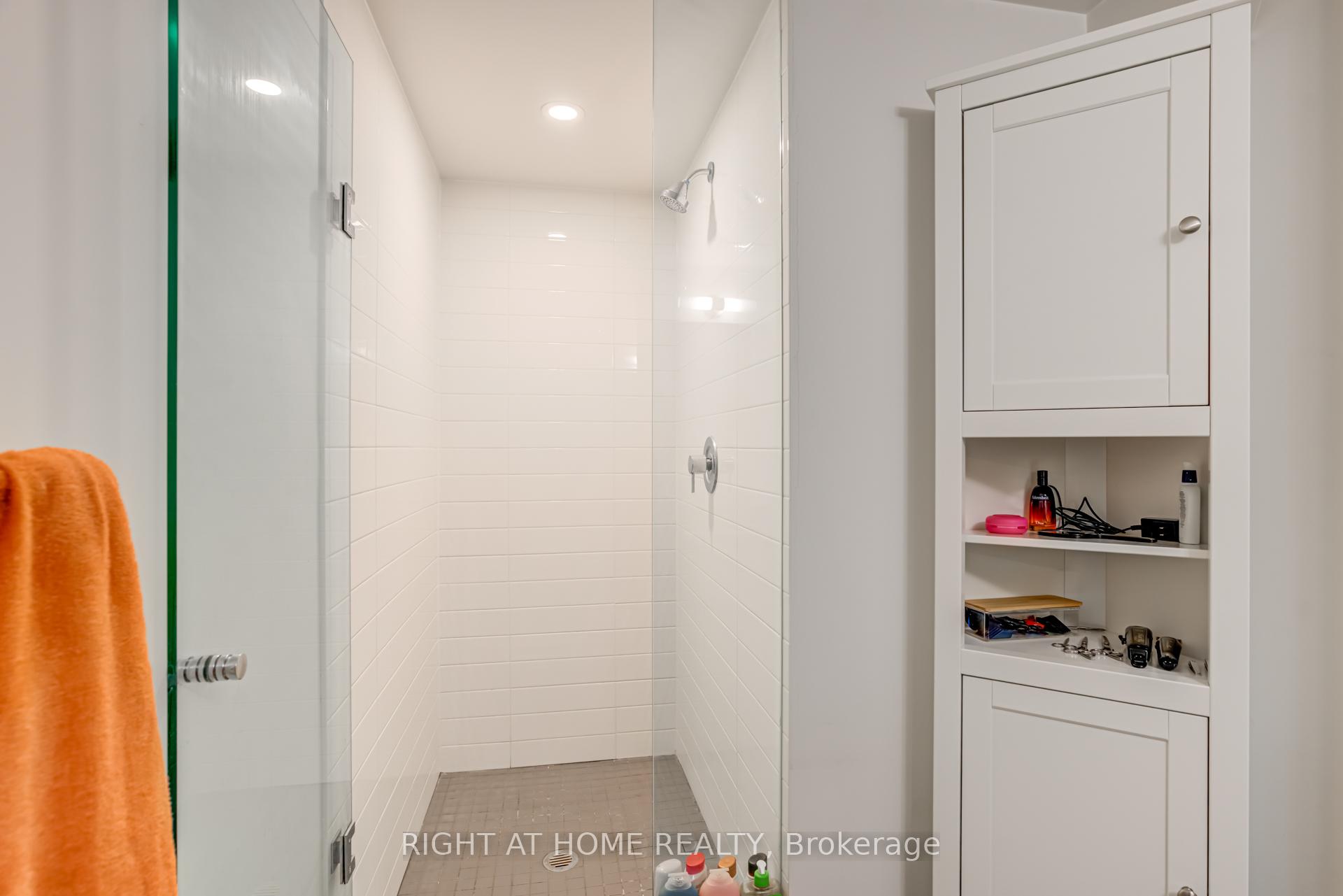 Photo 11 of Unit 1205W, 27 Bathurst Street, Toronto, Waterfront Communities — HOMEH