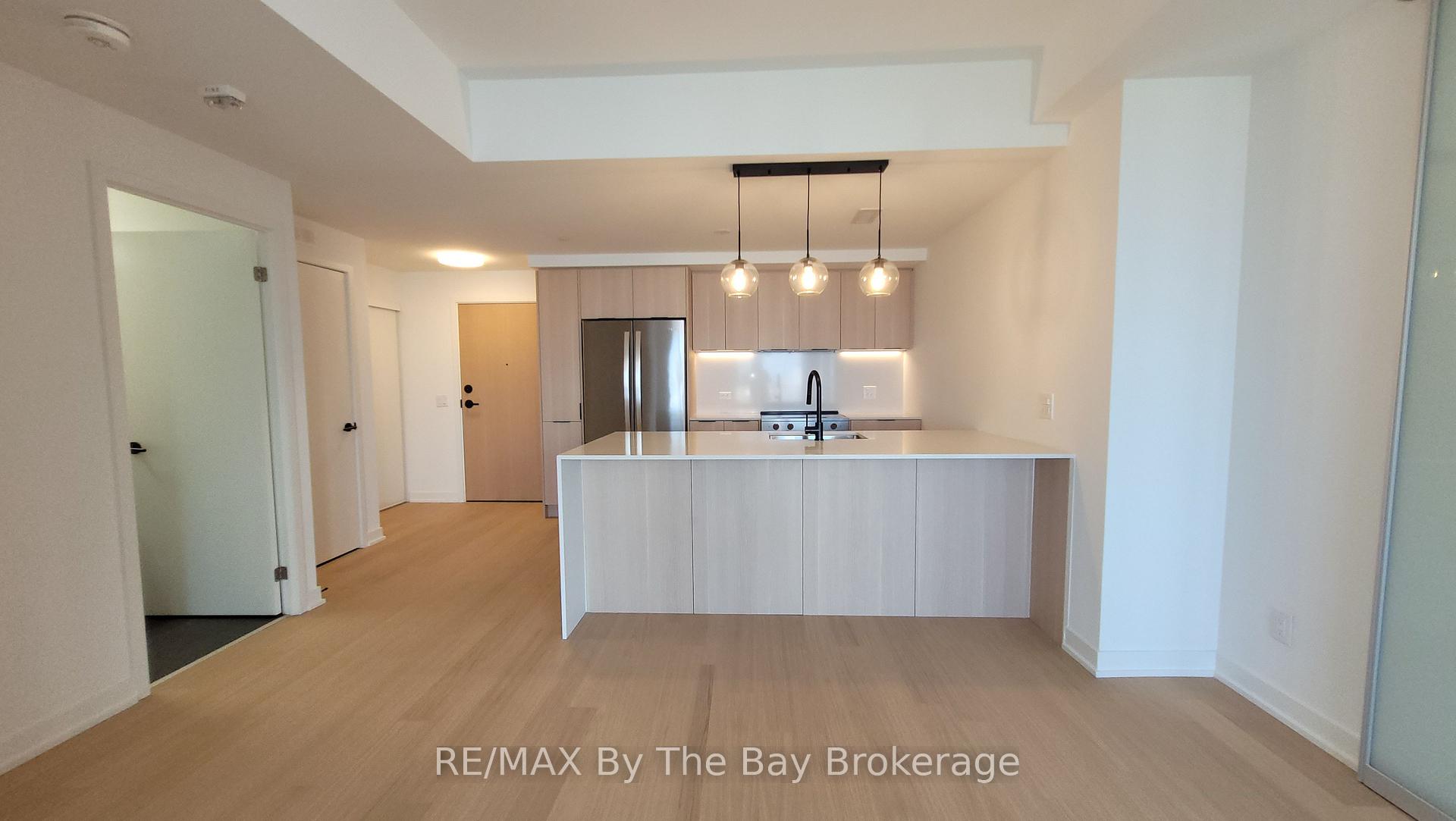 Photo 6 of Unit 502, 31 Huron Street, Collingwood — HOMEH