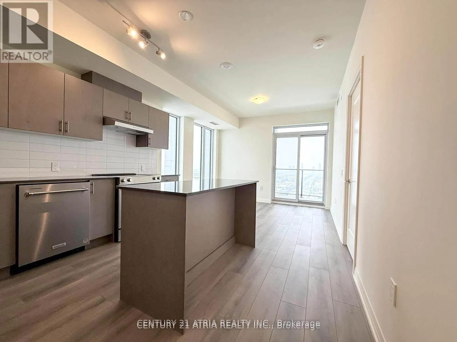 Photo 2 of Unit 2021, 8960 Jane Street, Vaughan, Concord — HOMEH