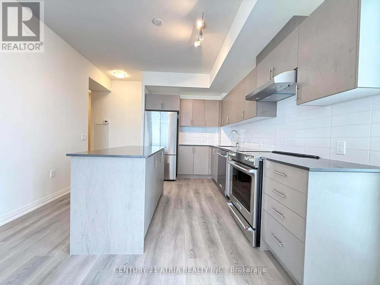 Photo 9 of Unit 2021, 8960 Jane Street, Vaughan, Concord — HOMEH