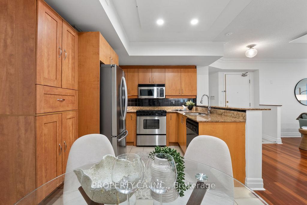 Photo 6 of Unit 101, 1801 Bayview Avenue, Toronto, Leaside — HOMEH