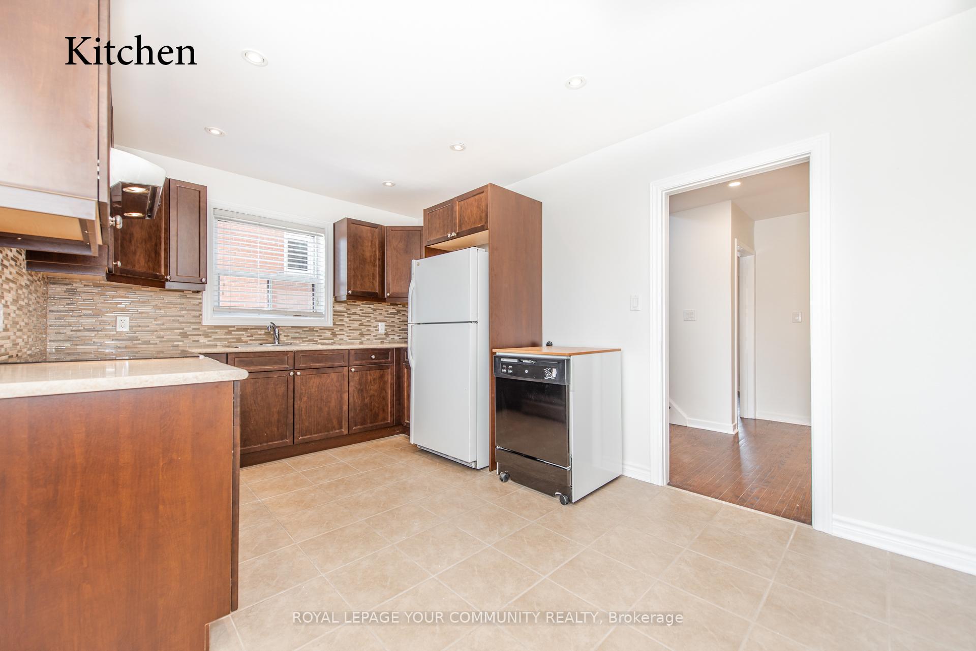 Photo 23 of Unit Upper, 59A Roseland Drive, Etobicoke, Alderwood — HOMEH