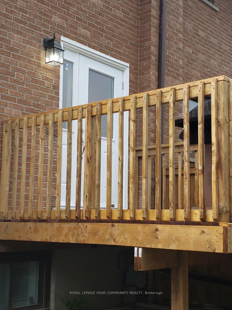 Photo 4 of Unit Upper, 59A Roseland Drive, Etobicoke, Alderwood — HOMEH