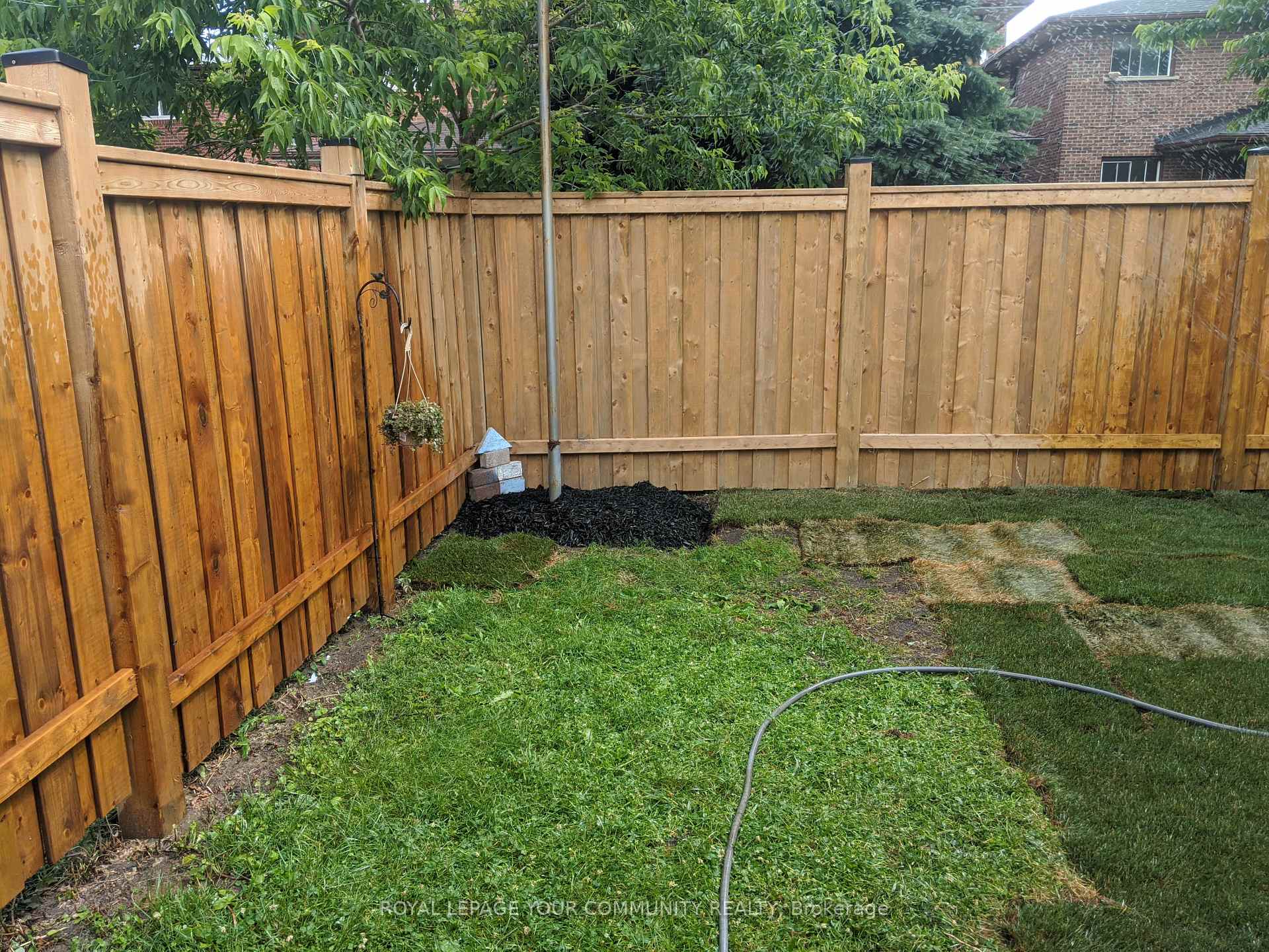 Photo 30 of Unit Upper, 59A Roseland Drive, Etobicoke, Alderwood — HOMEH