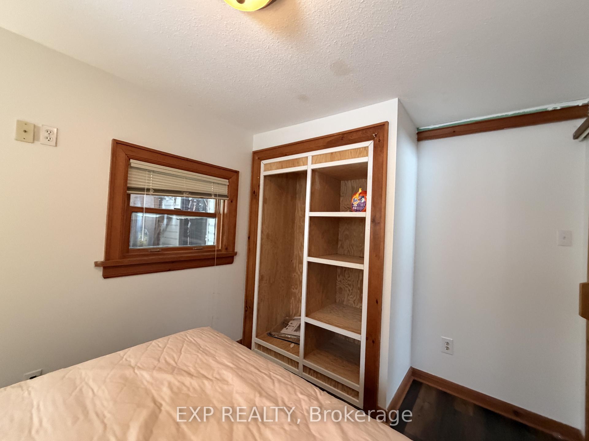 Photo 49 of 78 Yonge Street N, Springwater, Elmvale — HOMEH