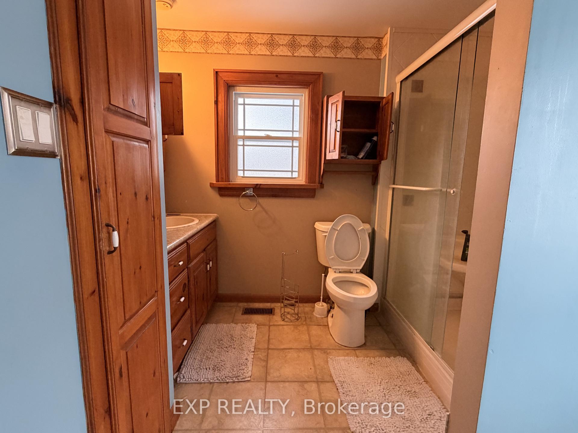 Photo 6 of 78 Yonge Street N, Springwater, Elmvale — HOMEH