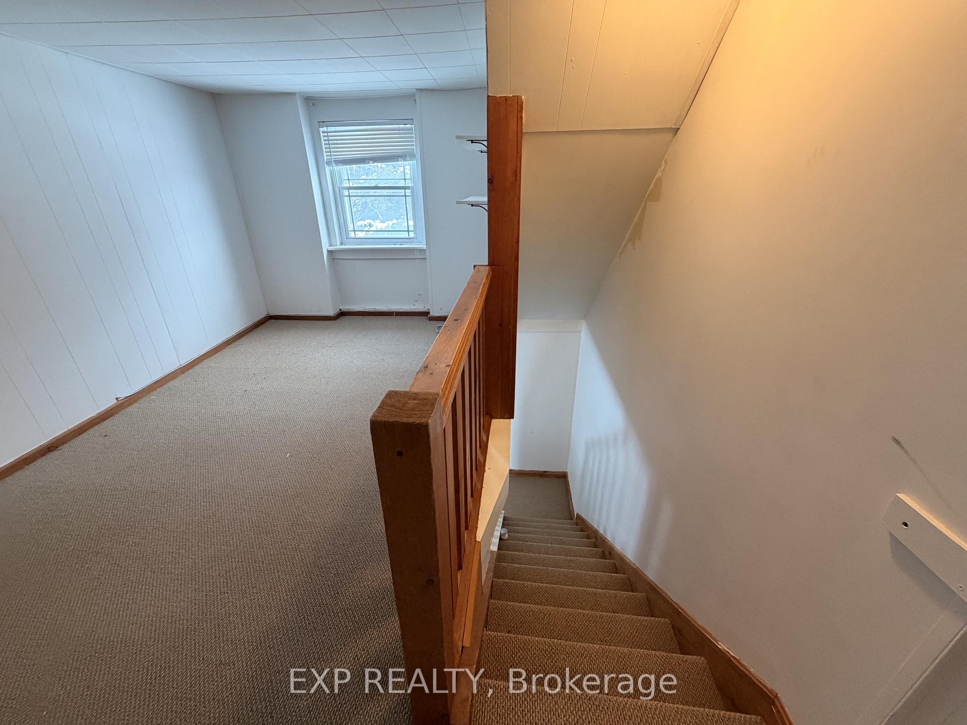 Photo 39 of 78 Yonge Street N, Springwater, Elmvale — HOMEH
