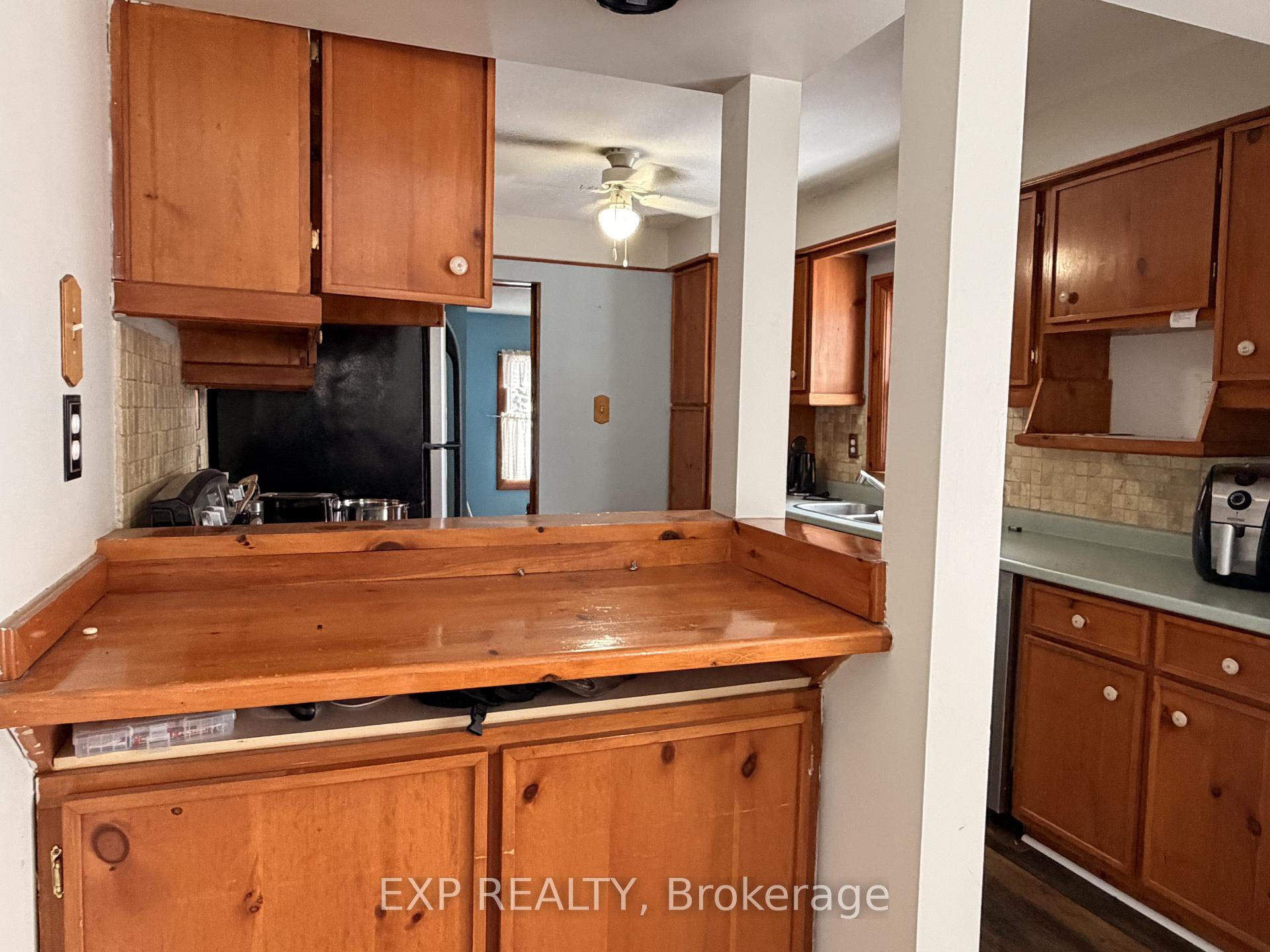 Photo 16 of 78 Yonge Street N, Springwater, Elmvale — HOMEH