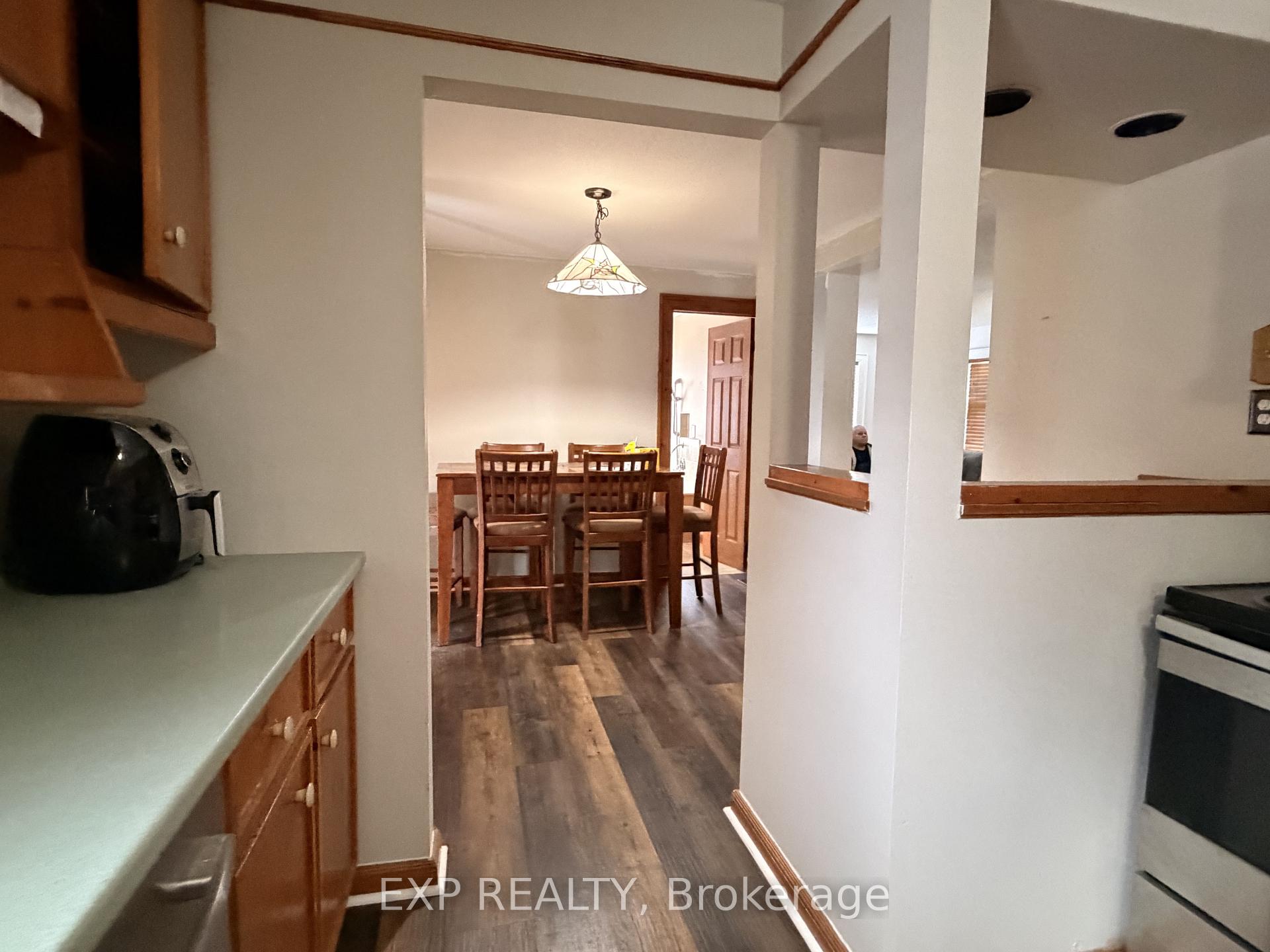 Photo 28 of 78 Yonge Street N, Springwater, Elmvale — HOMEH