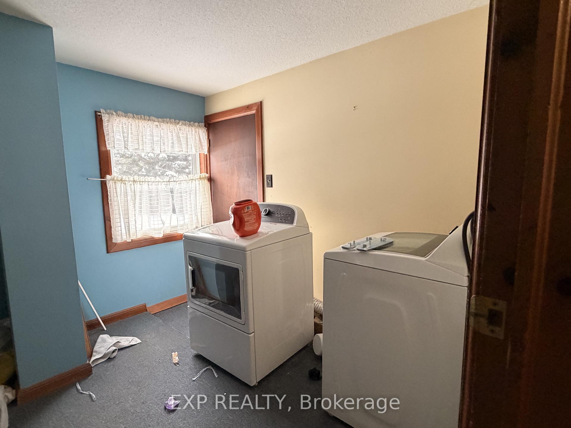 Photo 30 of 78 Yonge Street N, Springwater, Elmvale — HOMEH