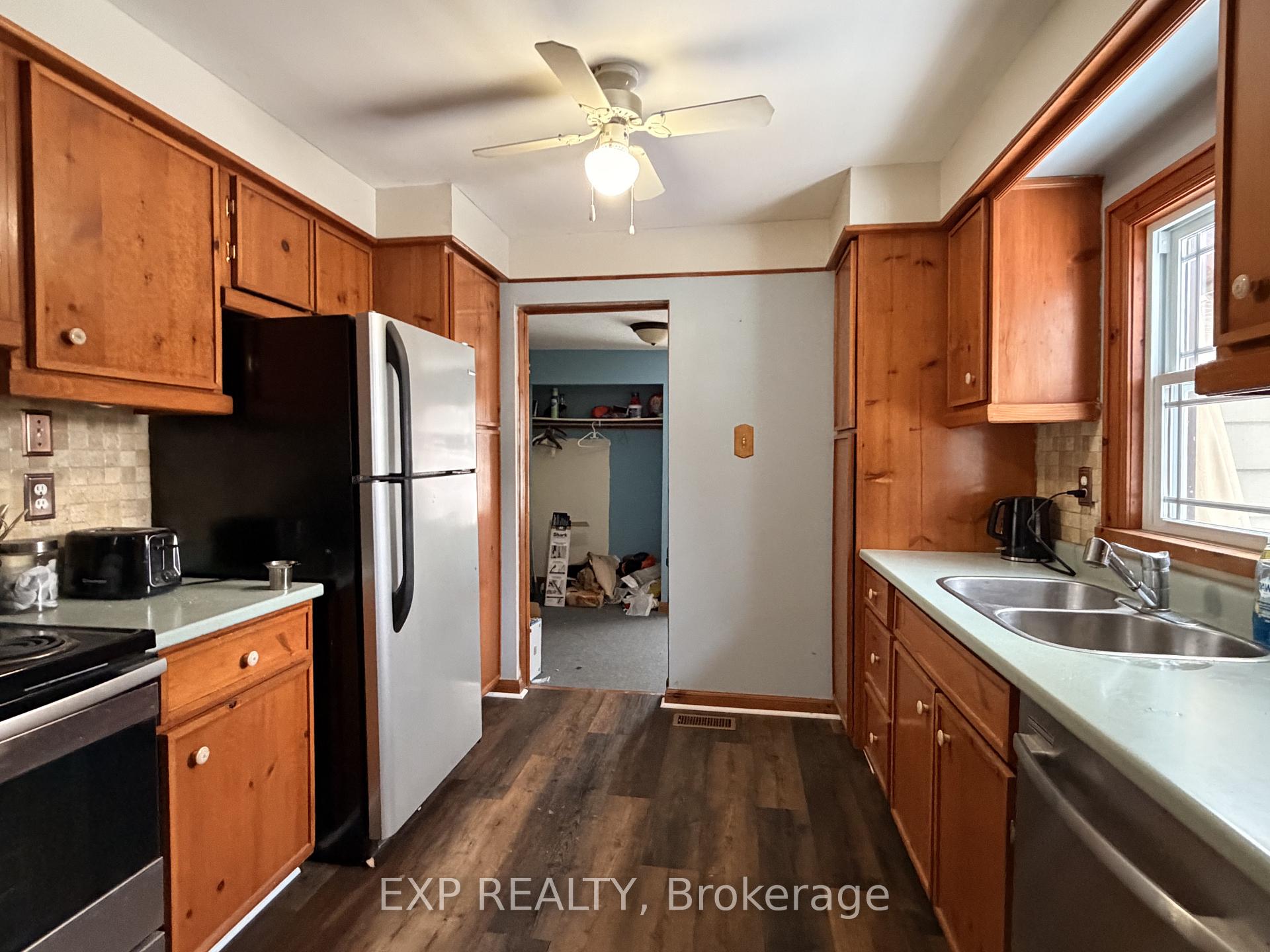 Photo 34 of 78 Yonge Street N, Springwater, Elmvale — HOMEH