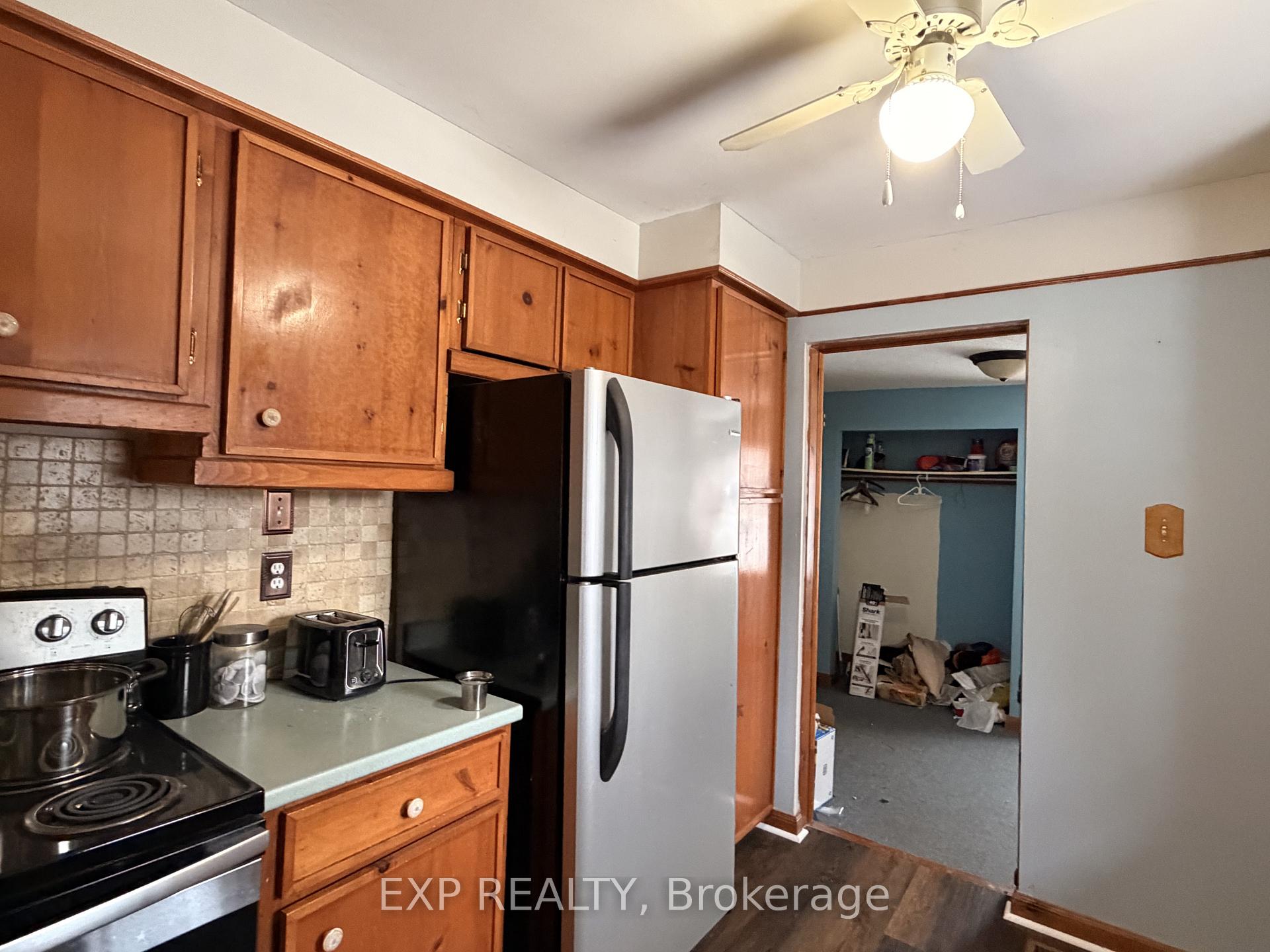 Photo 42 of 78 Yonge Street N, Springwater, Elmvale — HOMEH