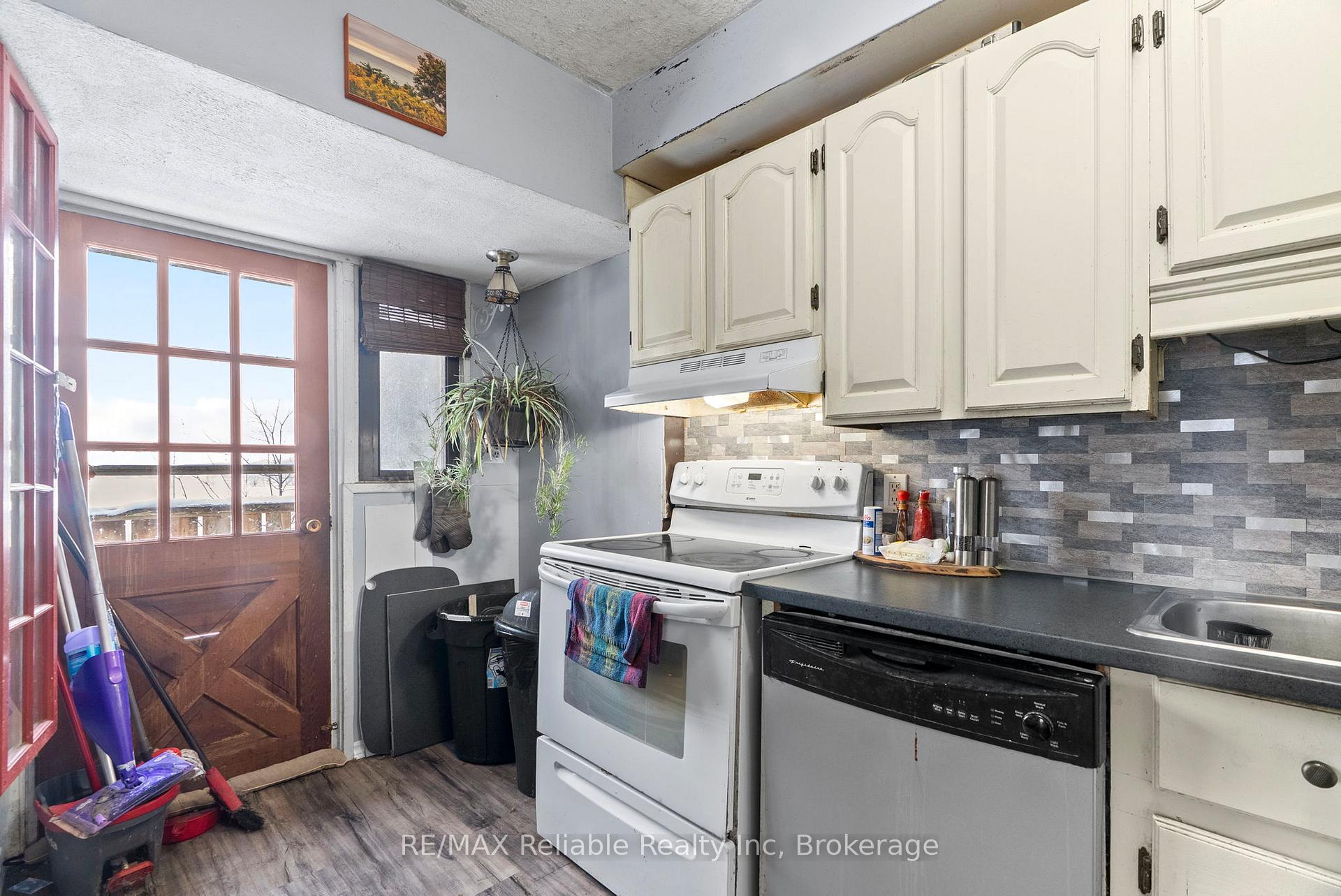 Photo 7 of 117 Goderich Street E, Huron East, Seaforth — HOMEH
