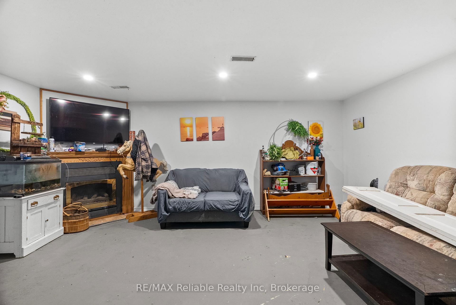 Photo 19 of 117 Goderich Street E, Huron East, Seaforth — HOMEH