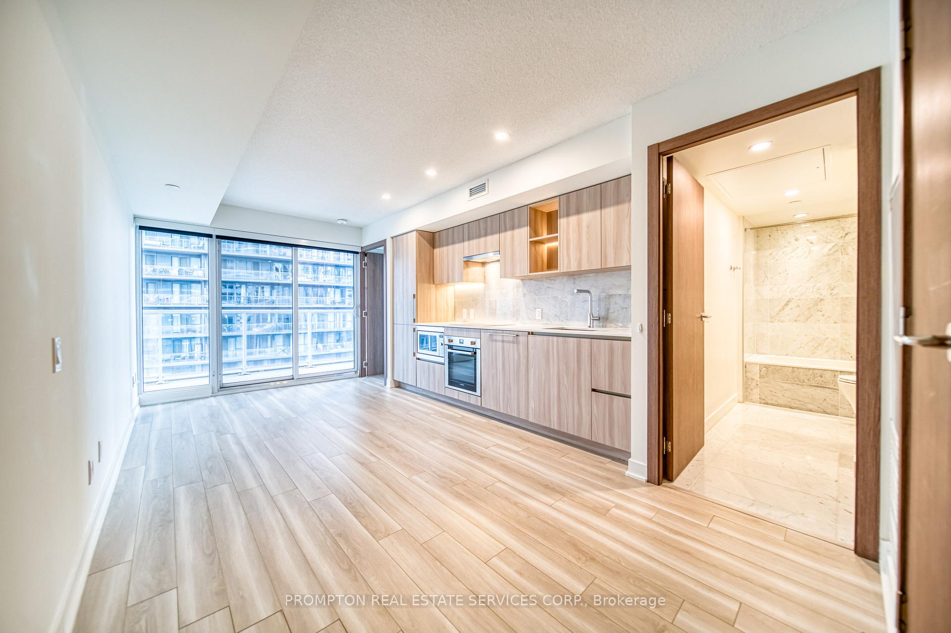 Photo 2 of Unit 1002, 19 Bathurst Street, Toronto, Waterfront Communities — HOMEH