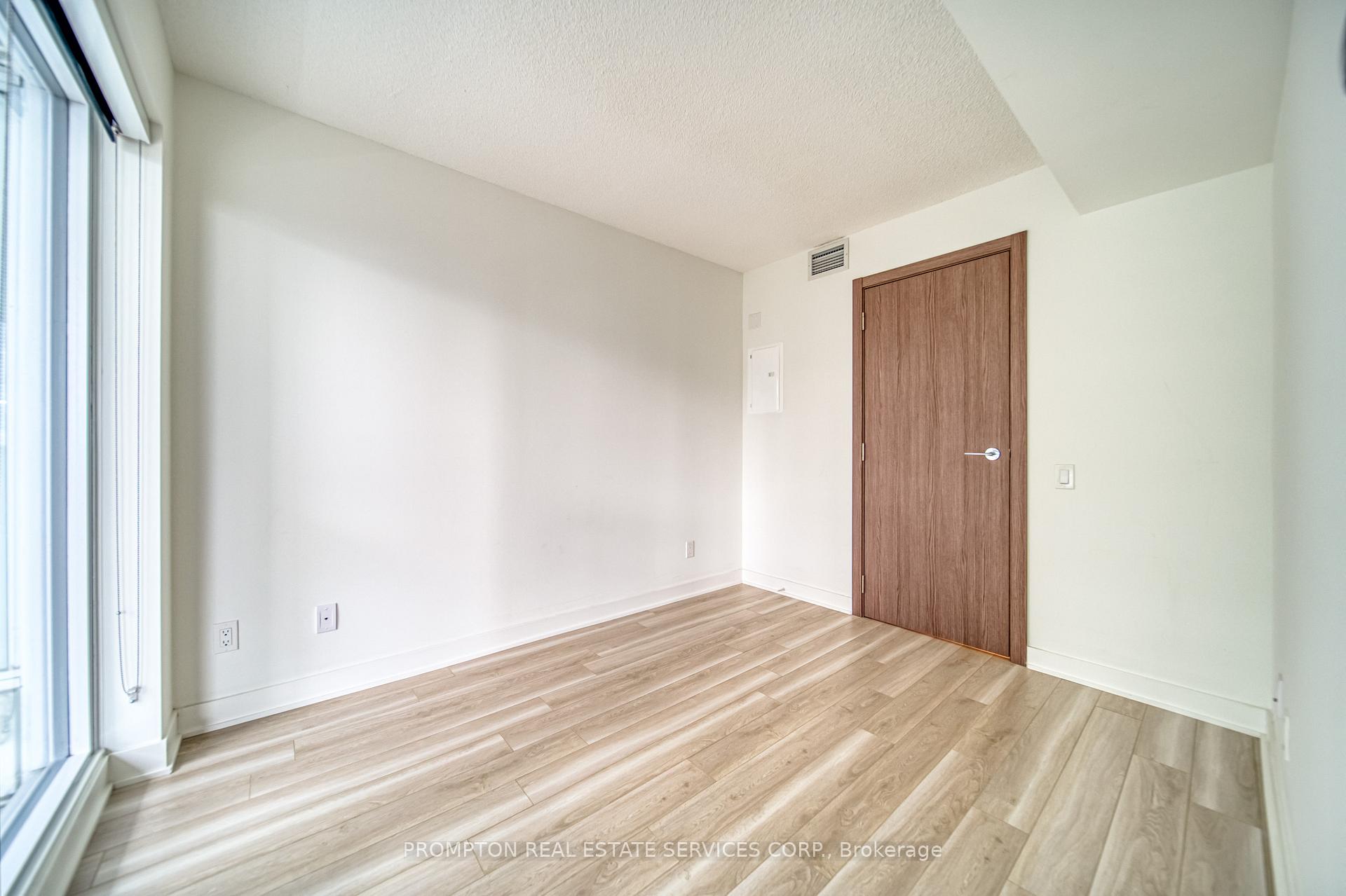 Photo 4 of Unit 1002, 19 Bathurst Street, Toronto, Waterfront Communities — HOMEH